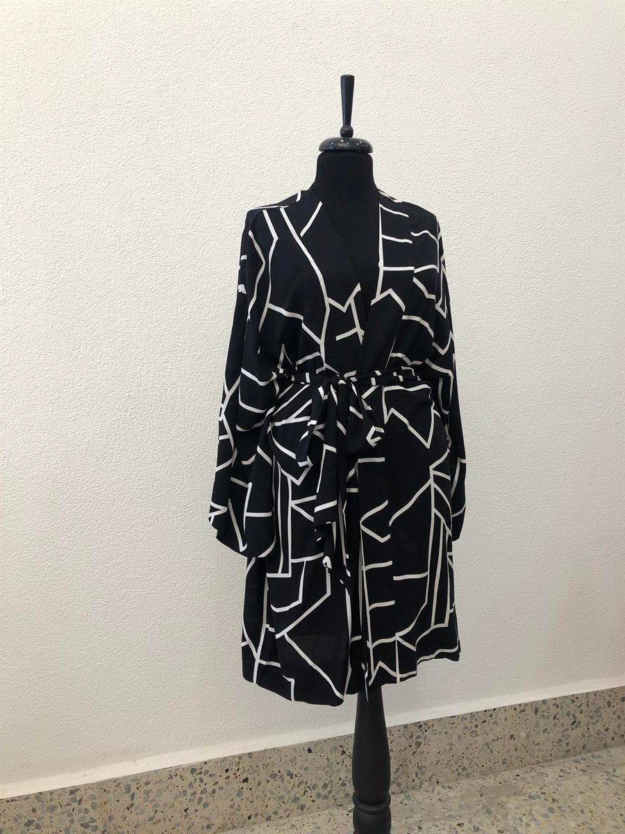 Beyaz Çigili Siyah Kısa Kimono