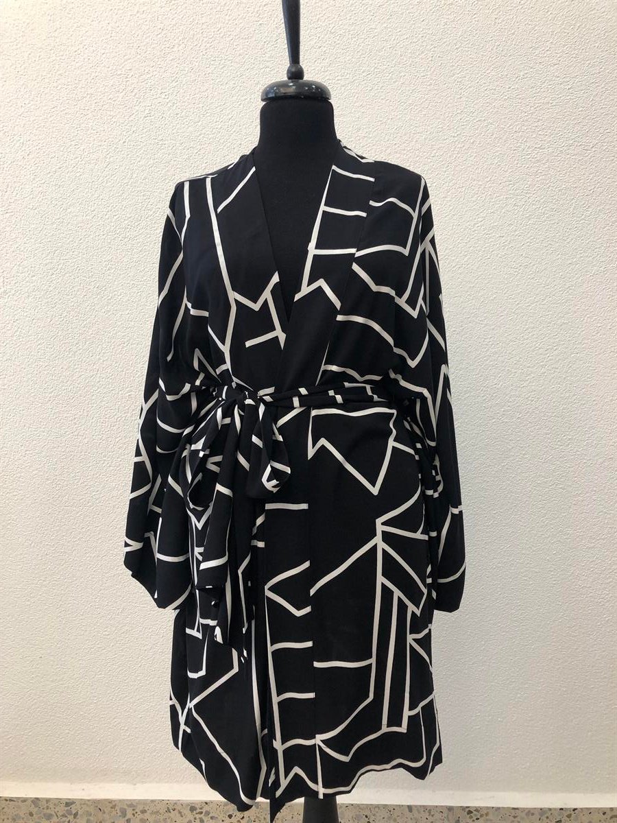 Beyaz Çigili Siyah Kısa Kimono