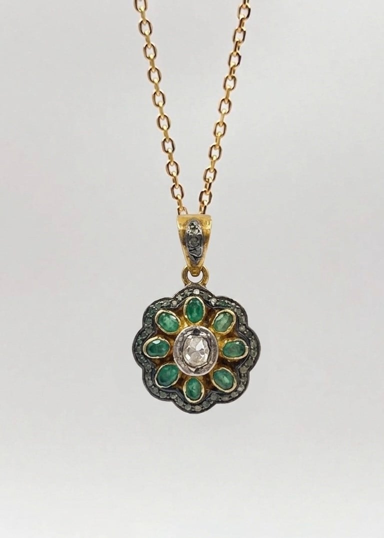 Emerald Bloom Elmas Kolye Ucu