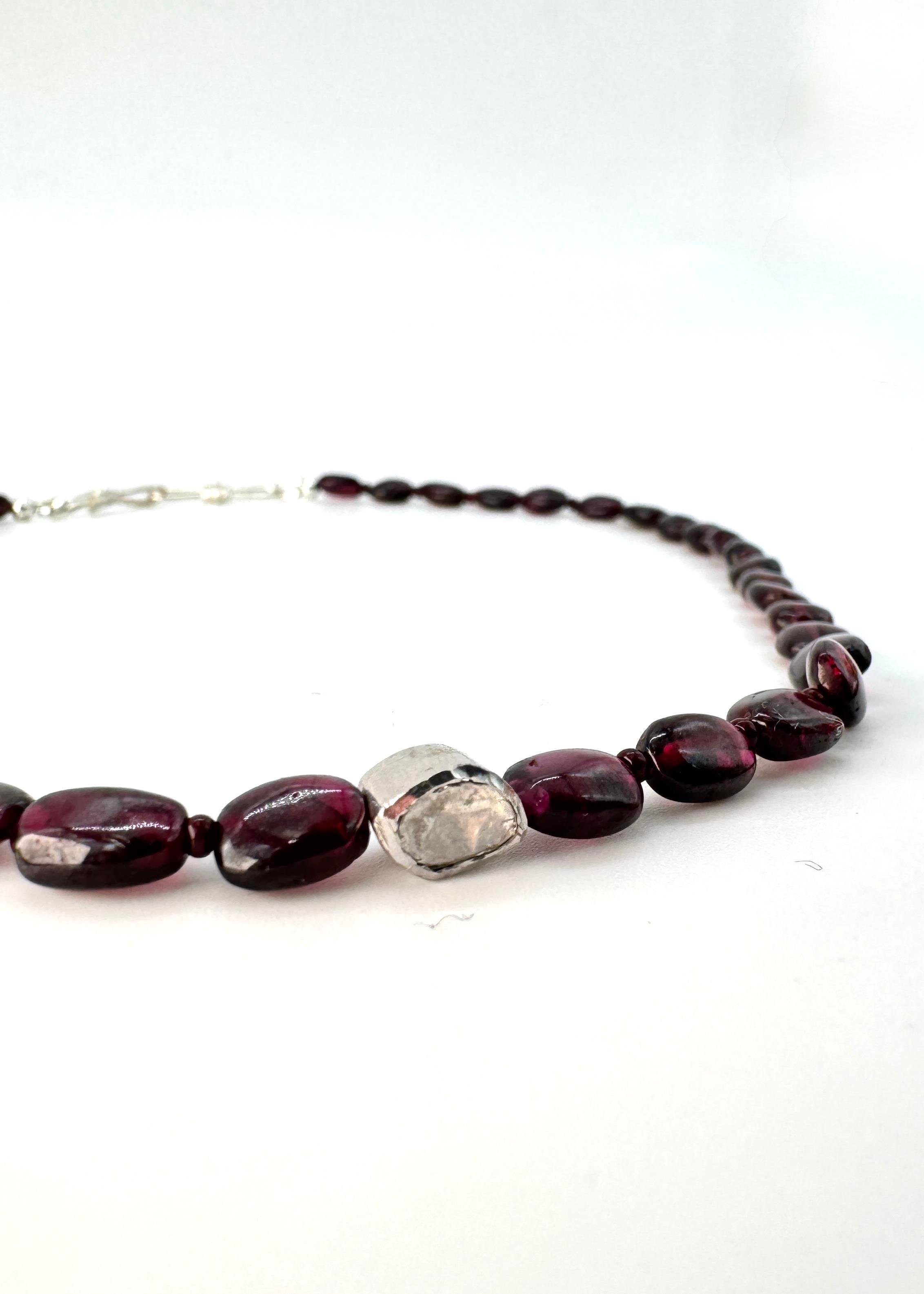 Garnet Ham Elmas Kolye