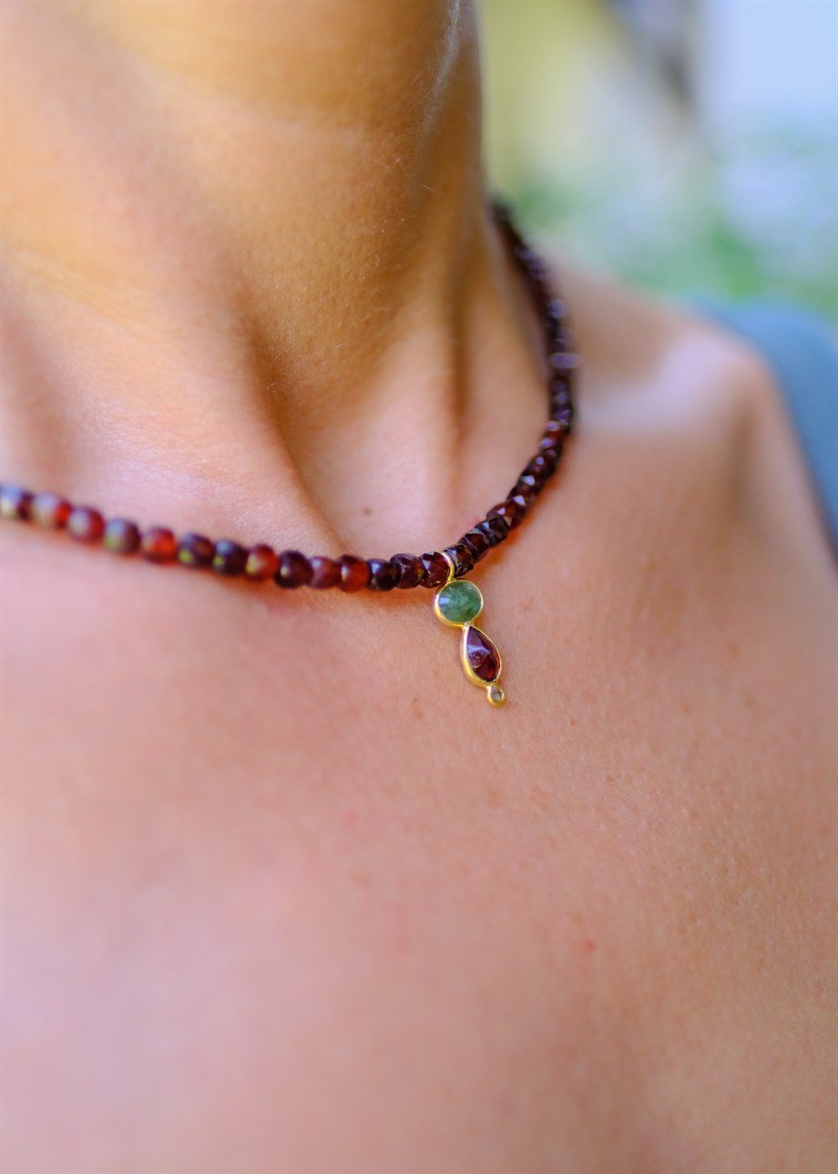 Garnet Yeşim Taşı Kolye