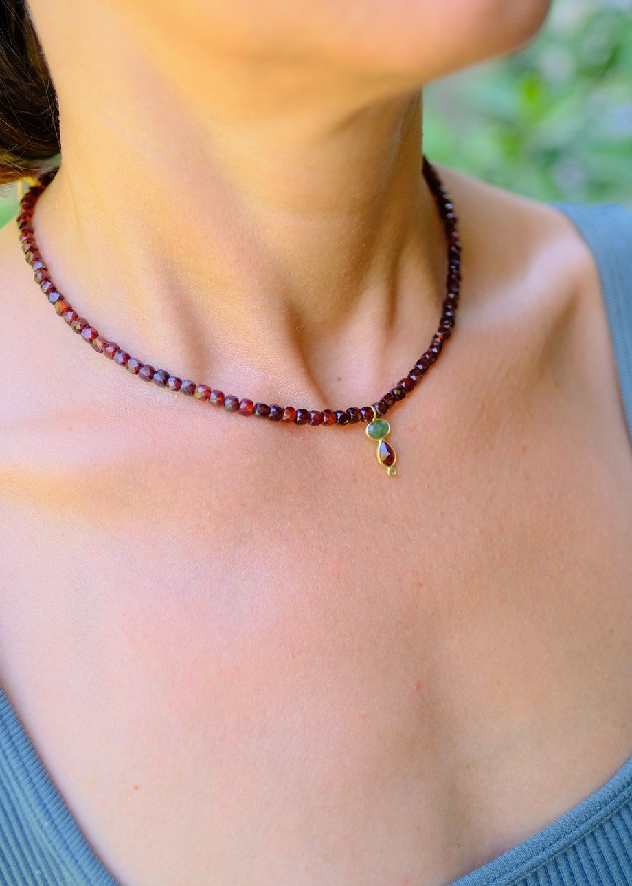 Garnet Yeşim Taşı Kolye