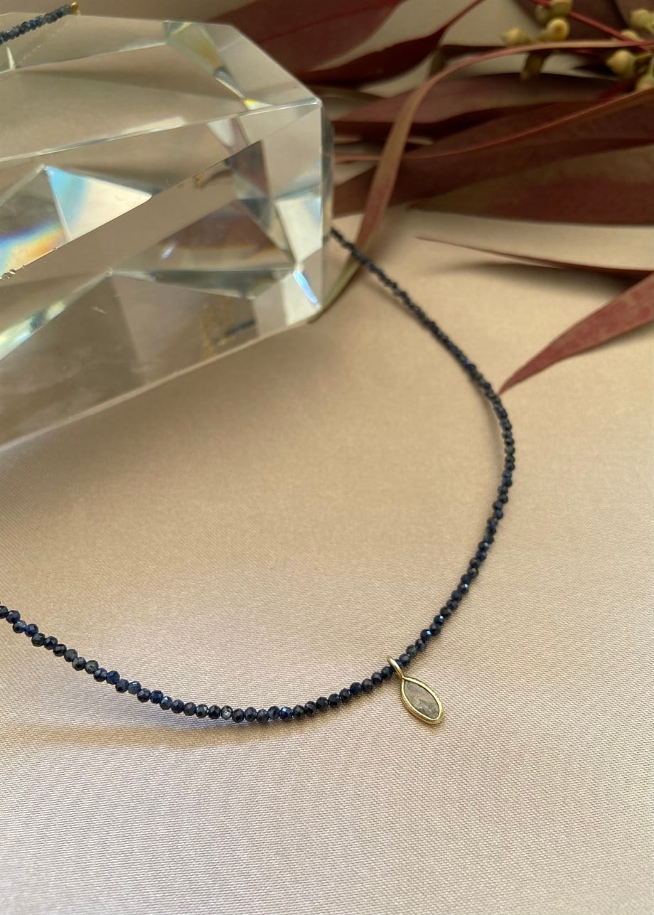 Ham Elmas & Hematit Kolye