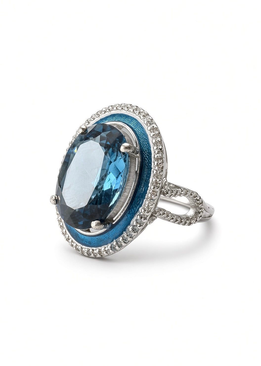 Mavi Mineli ve Pırlanta Montürlü London Blue Topaz Yüzük