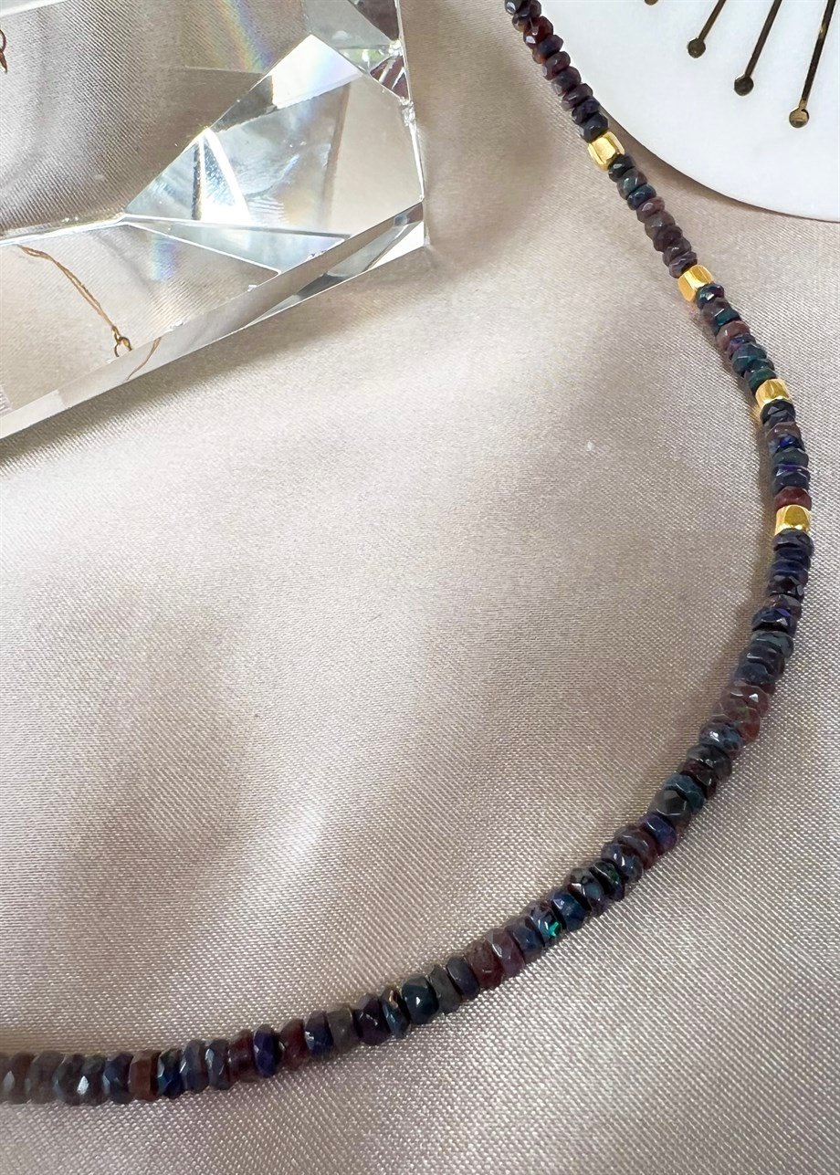 Siyah Opal Kolye