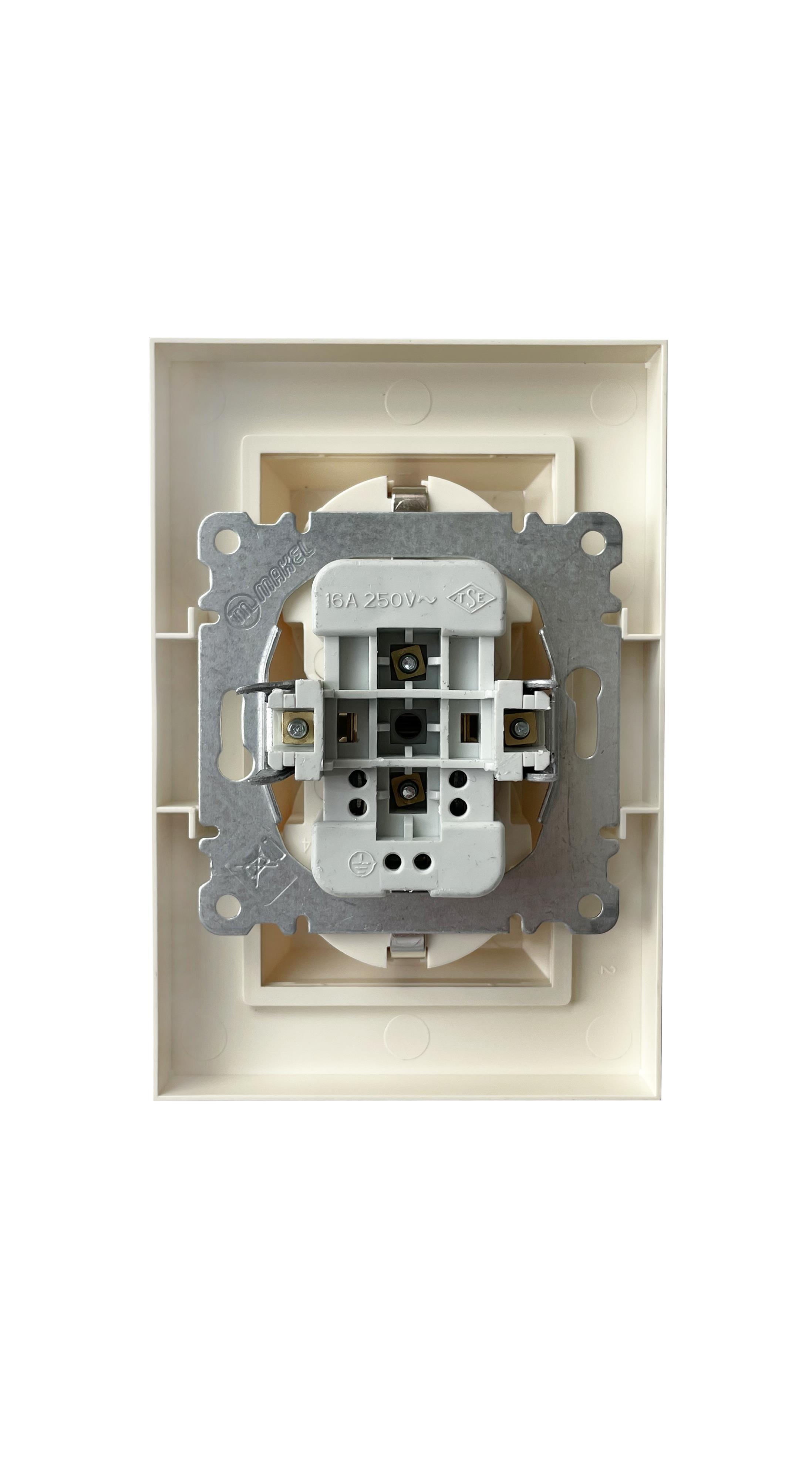 Makel Karea İkili Topraklı Priz Beyaz