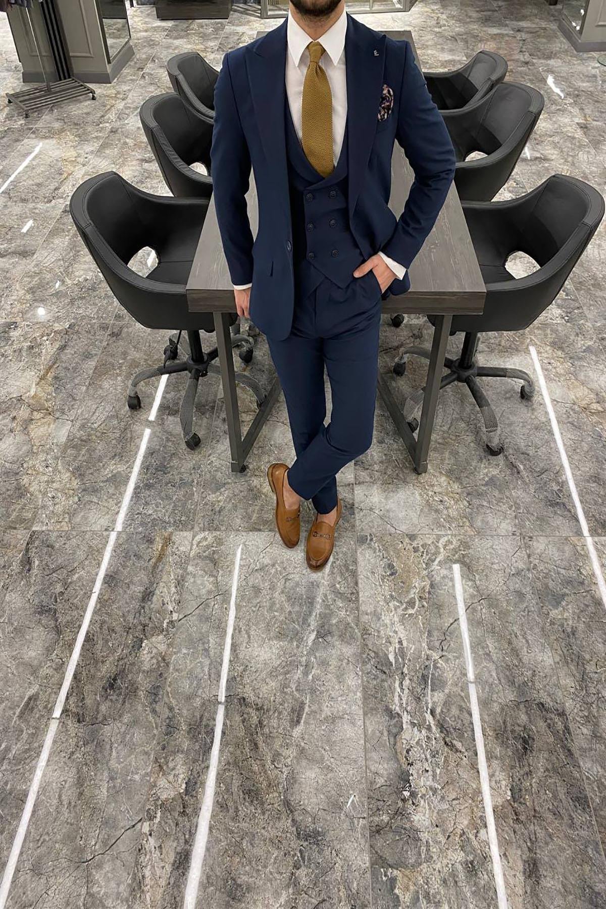  GENİŞ YAKA YELEKLİ LACİVERT TAKIM ELBİSE 