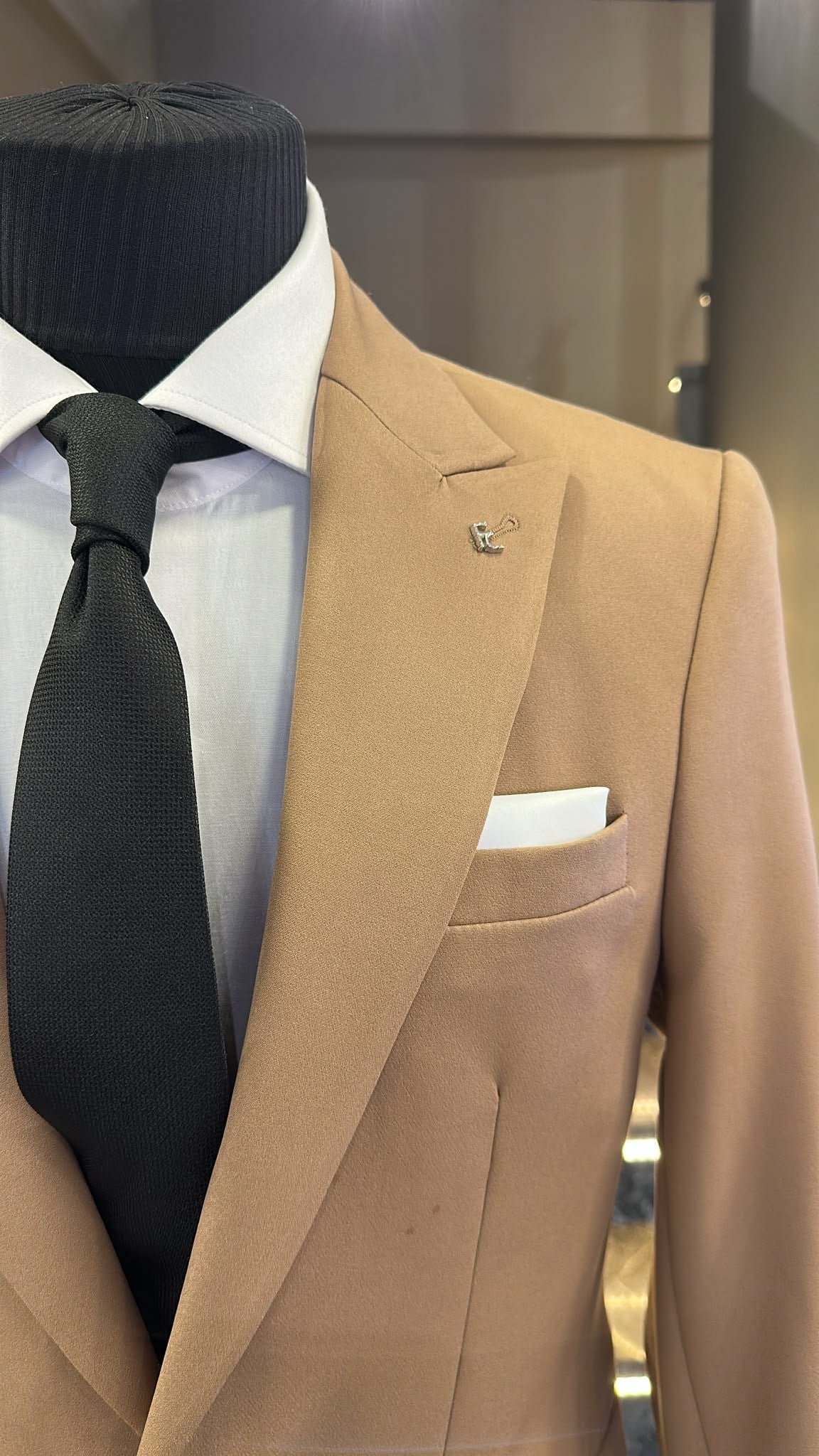  POINTED COLLAR BROWN SINGLE JACKET