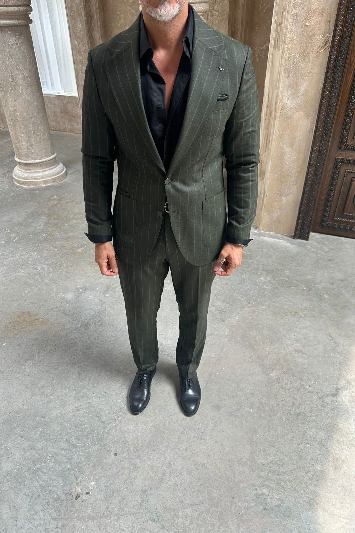 STRIPED MONO COLLAR SUIT