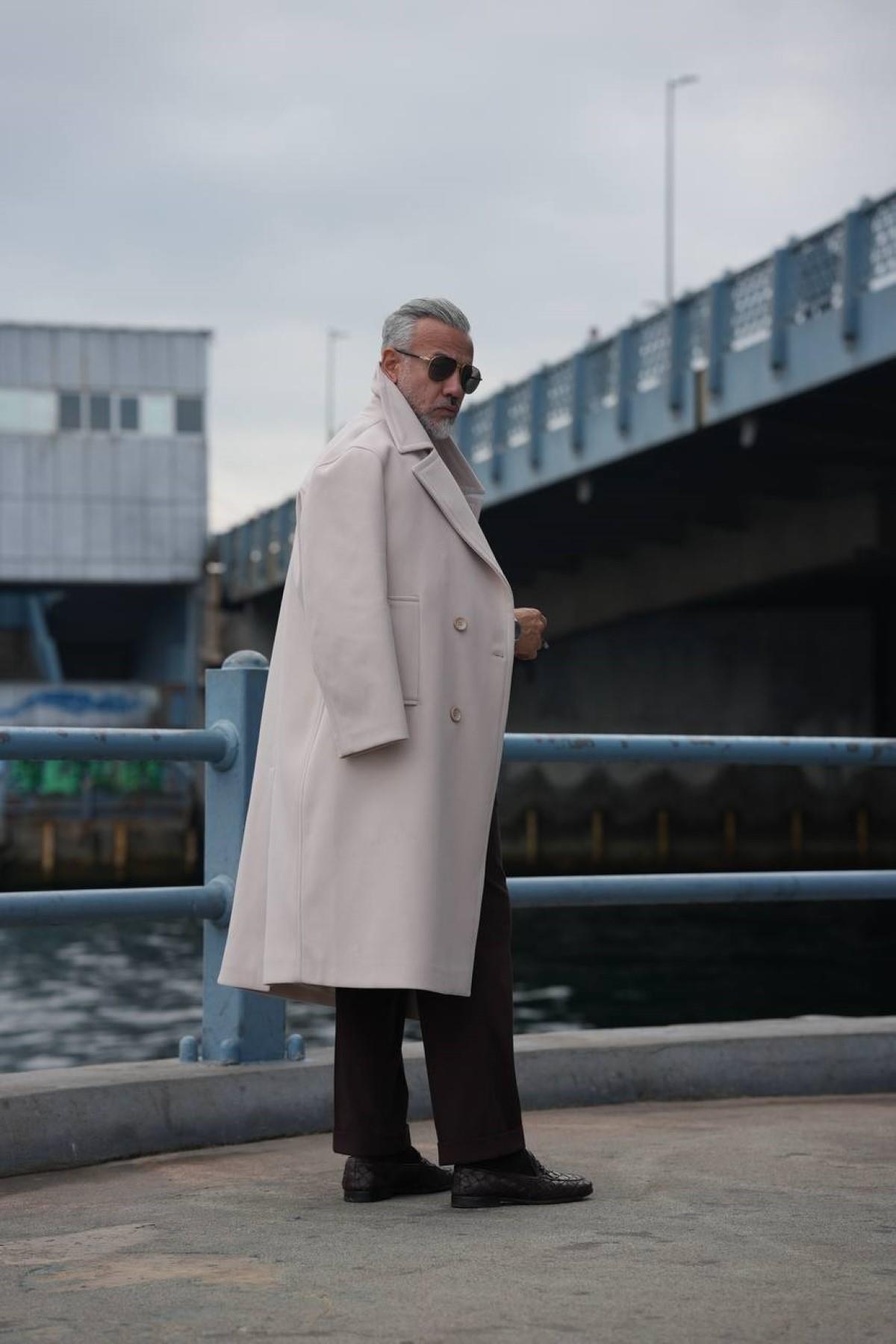DOUBLE BREASTED WOOL COAT 