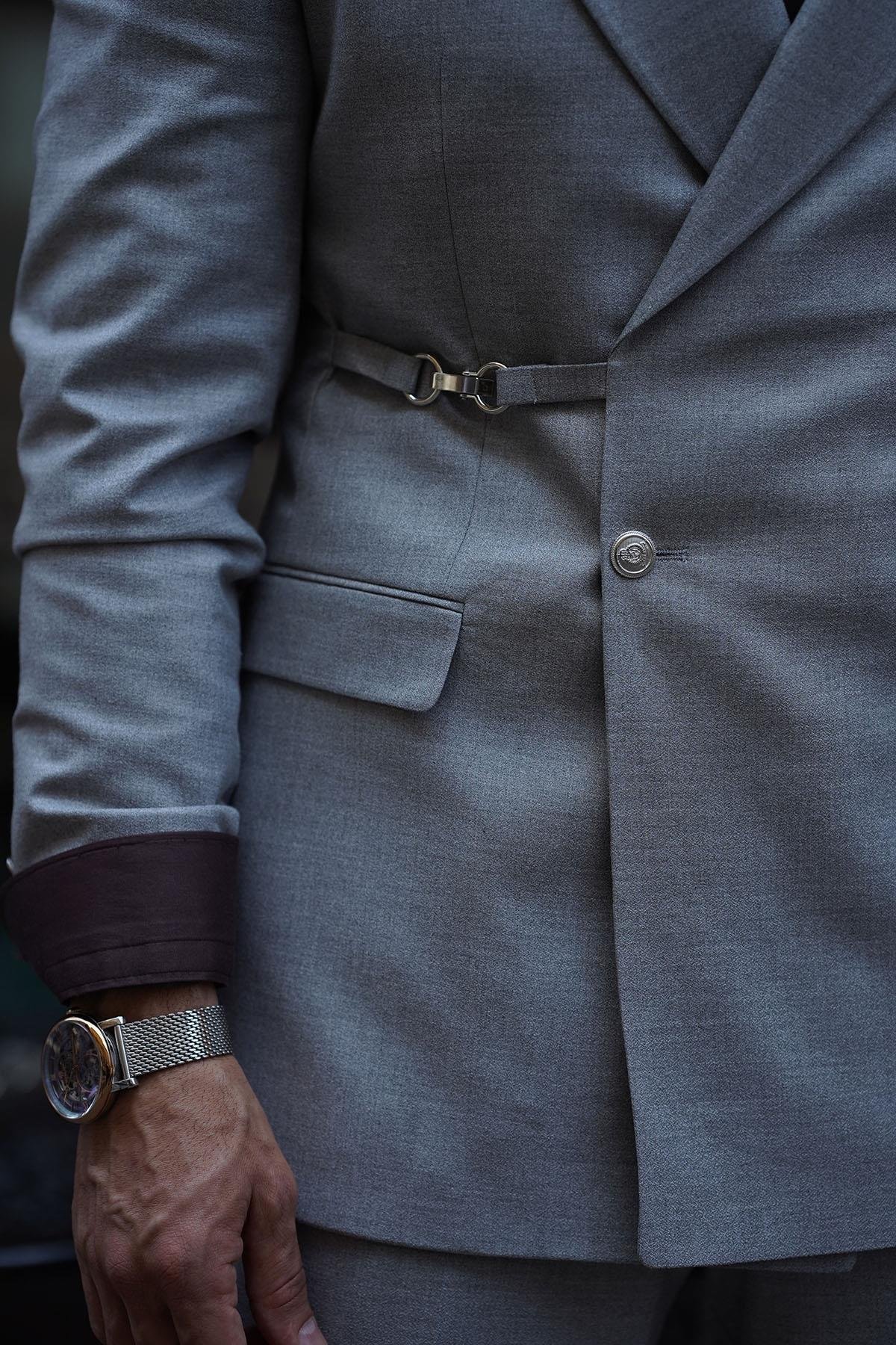  PREMIUM GRAY SUIT WITH SIDE ACCESSORIES