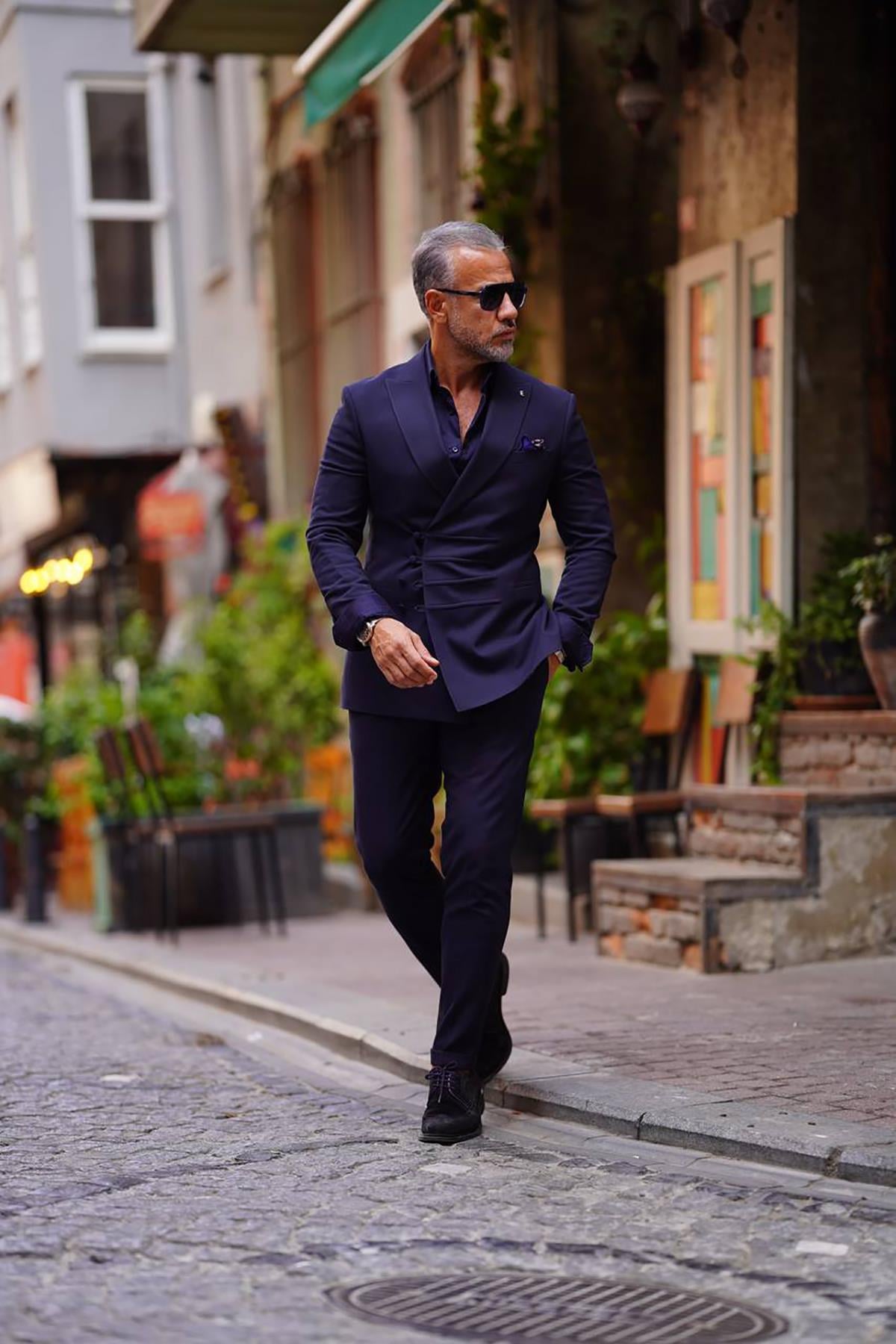 PREMIUM SUIT WITH QUADRUPLE BUTTON RACK