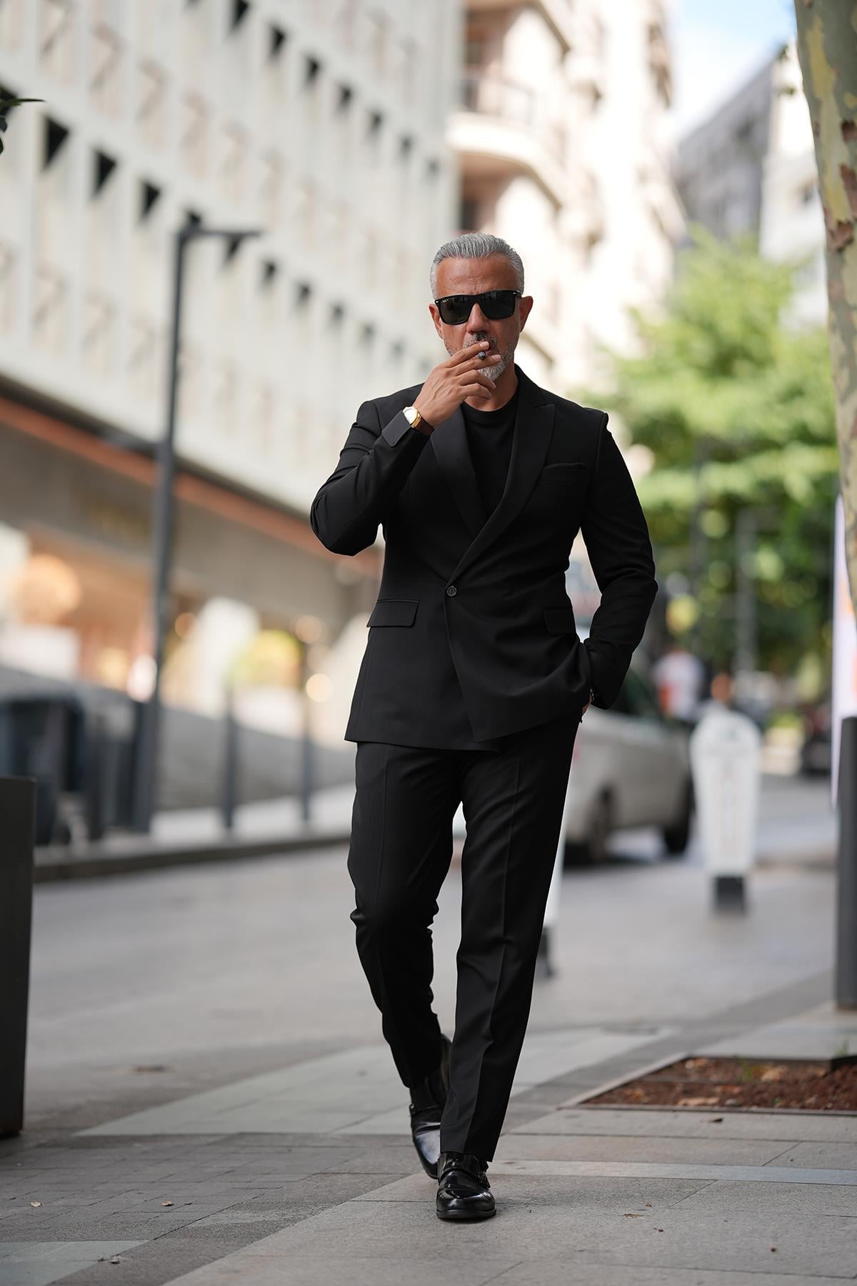 DOUBLE BREASTED SUIT