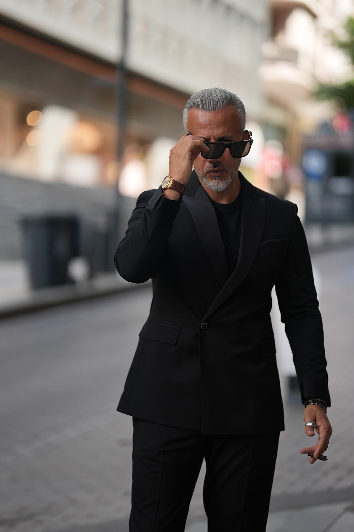 DOUBLE BREASTED SUIT