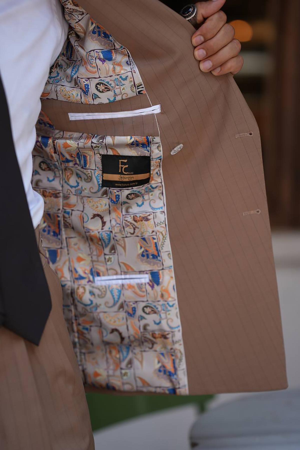 DOUBLE BREASTED WOOL SUIT