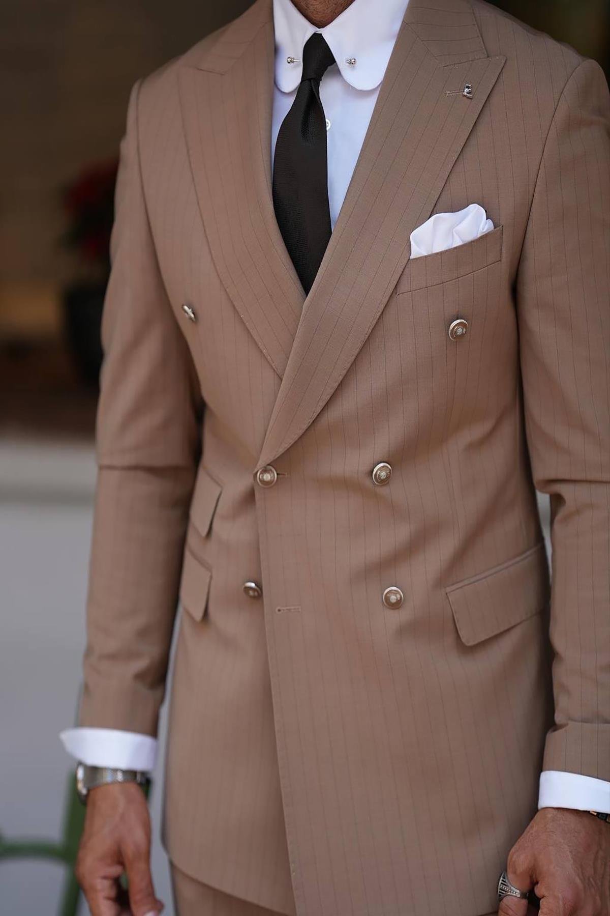 DOUBLE BREASTED WOOL SUIT