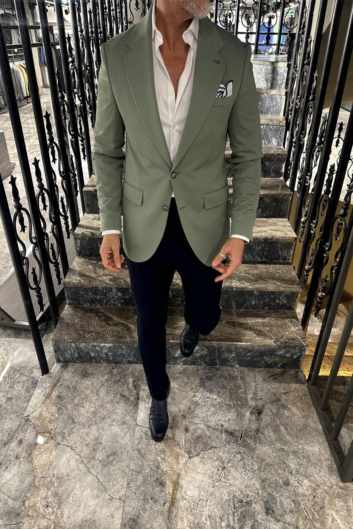 WIDE COLLAR JACKET