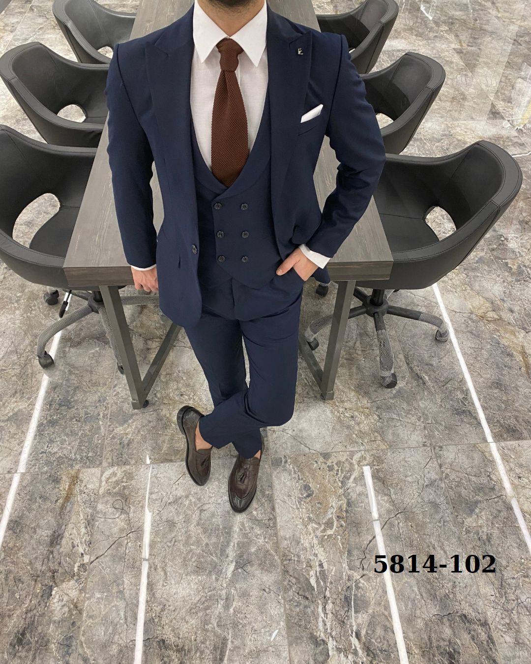 DOUBLE BREASTED SUIT