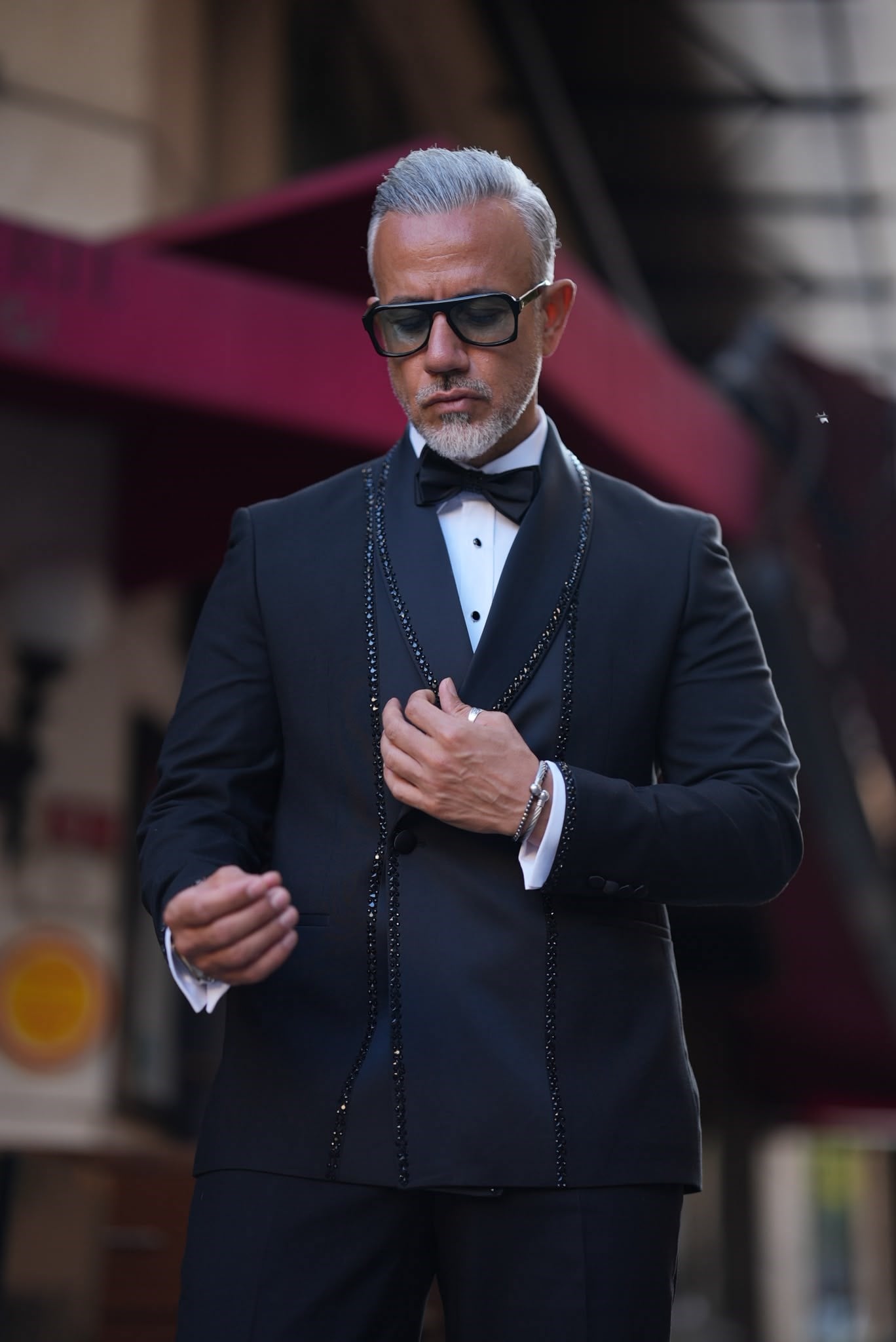 ŞAL YAKA TAŞLI TAKIM ELBİSE