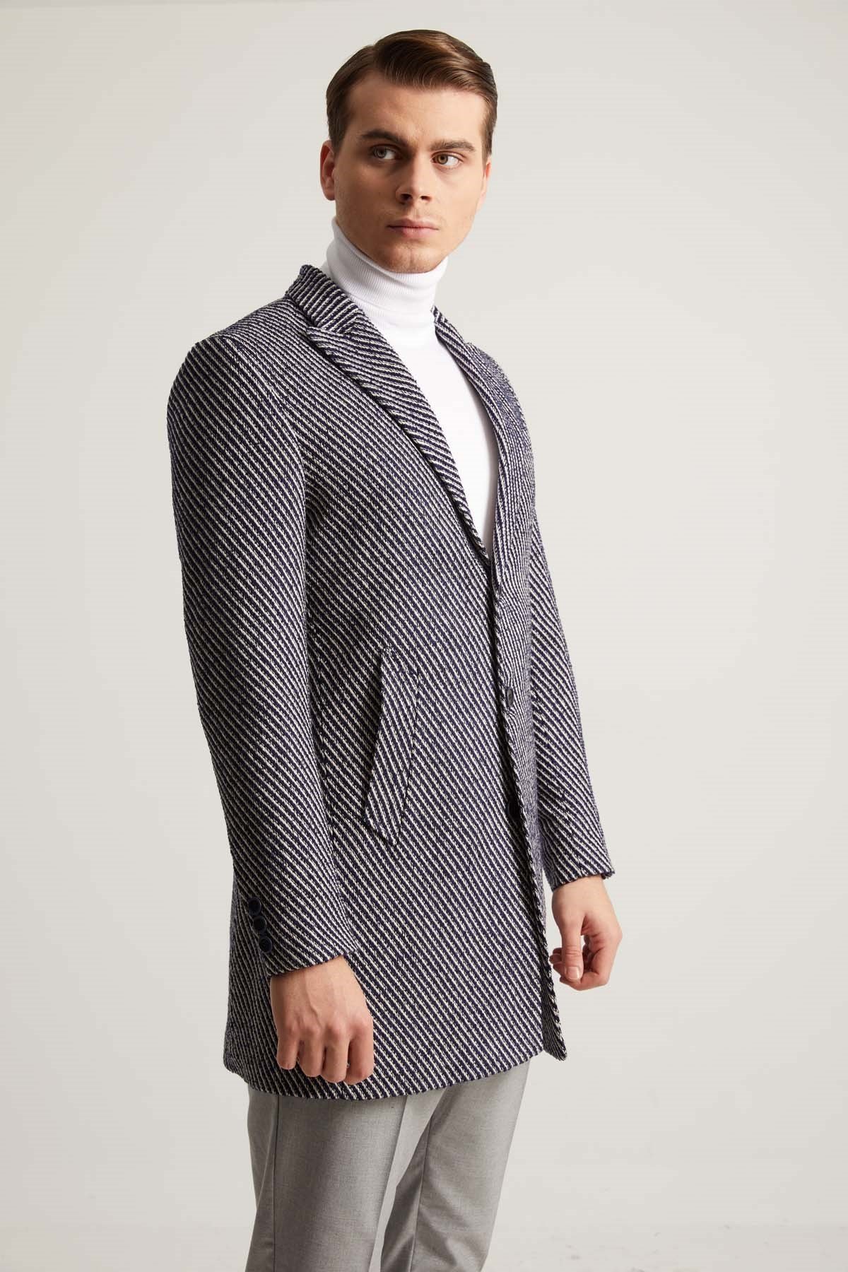 SHARP COLLAR THREE BUTTONS THİGH HİGH CACHET COAT - SLIM FIT