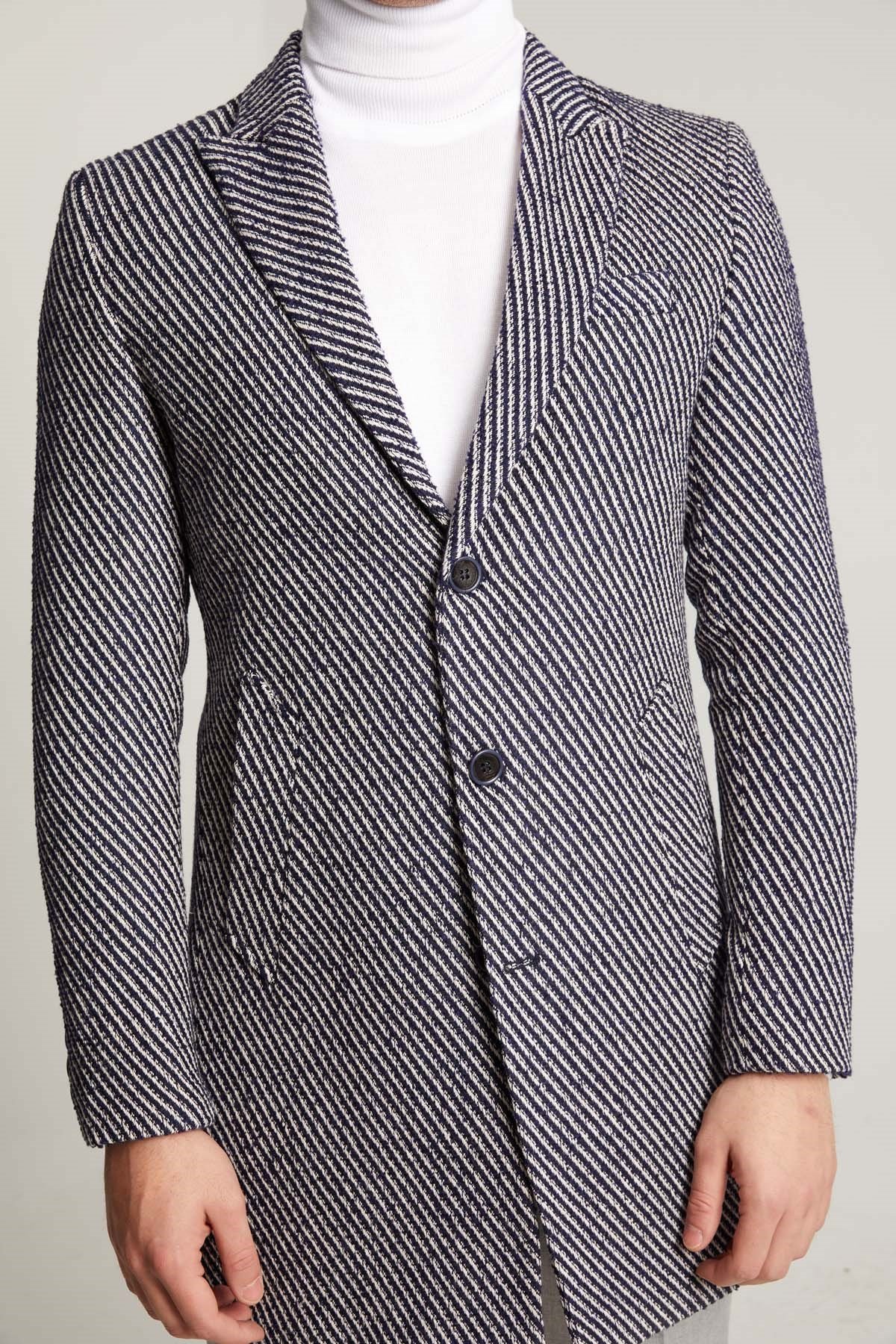 SHARP COLLAR THREE BUTTONS THİGH HİGH CACHET COAT - SLIM FIT