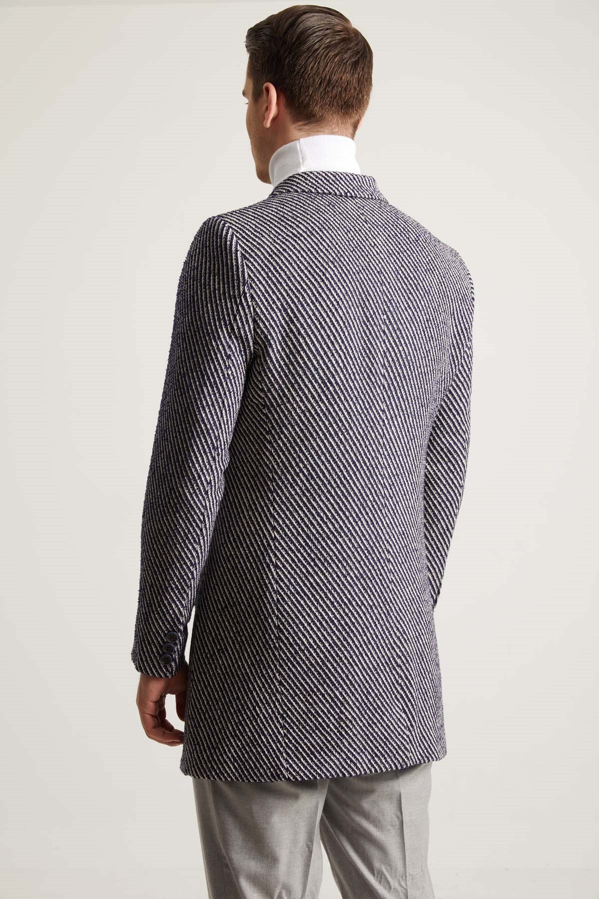 SHARP COLLAR THREE BUTTONS THİGH HİGH CACHET COAT - SLIM FIT