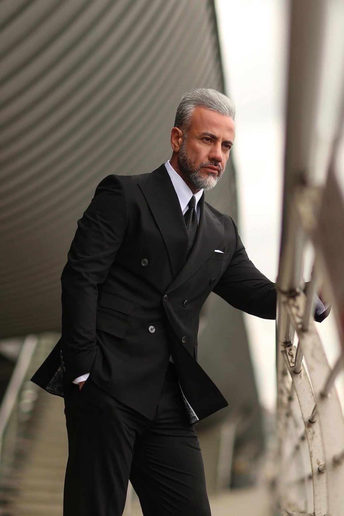 SiYAH GENİŞ YAKA PUNTOLU KRUVAZE ERKEK TAKIM ELBİSE - SLIM FIT