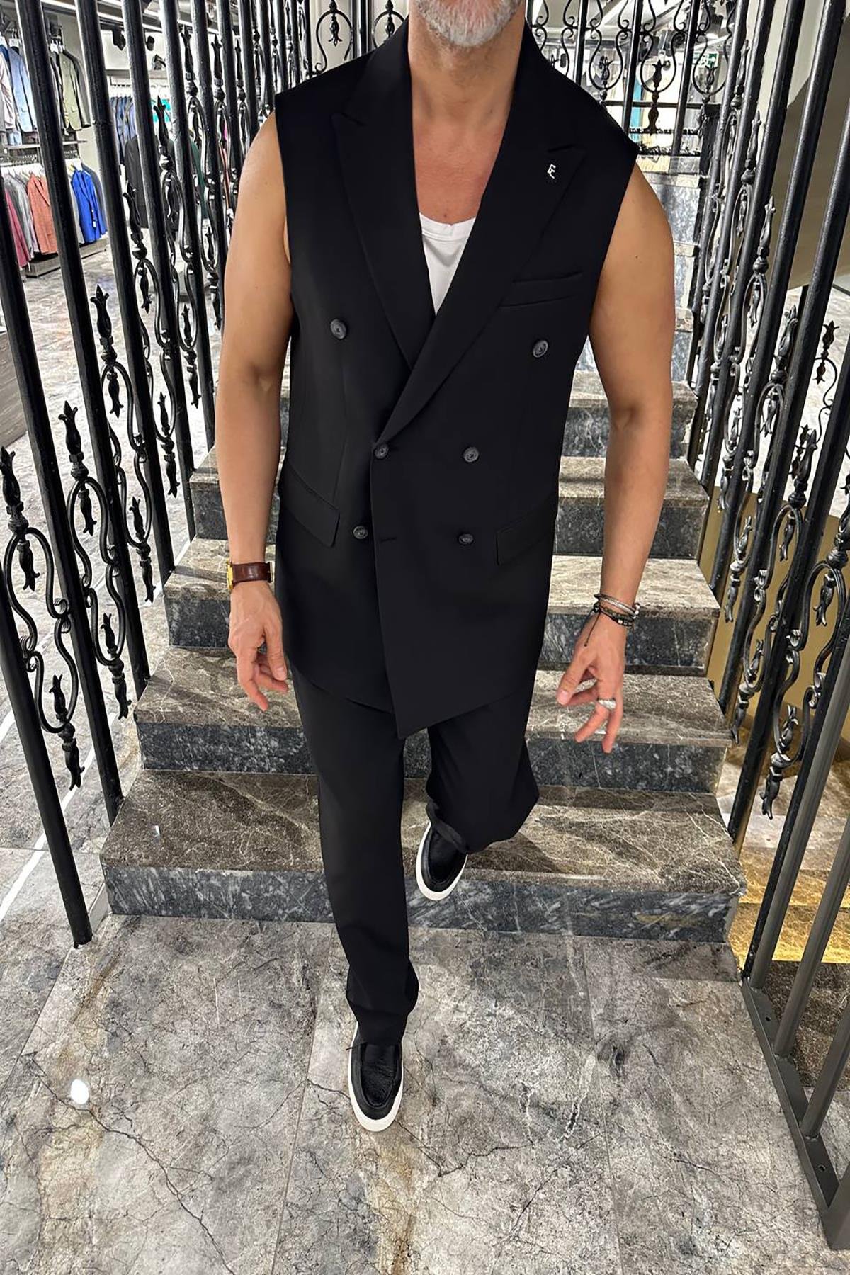 SLEEVELESS SUIT