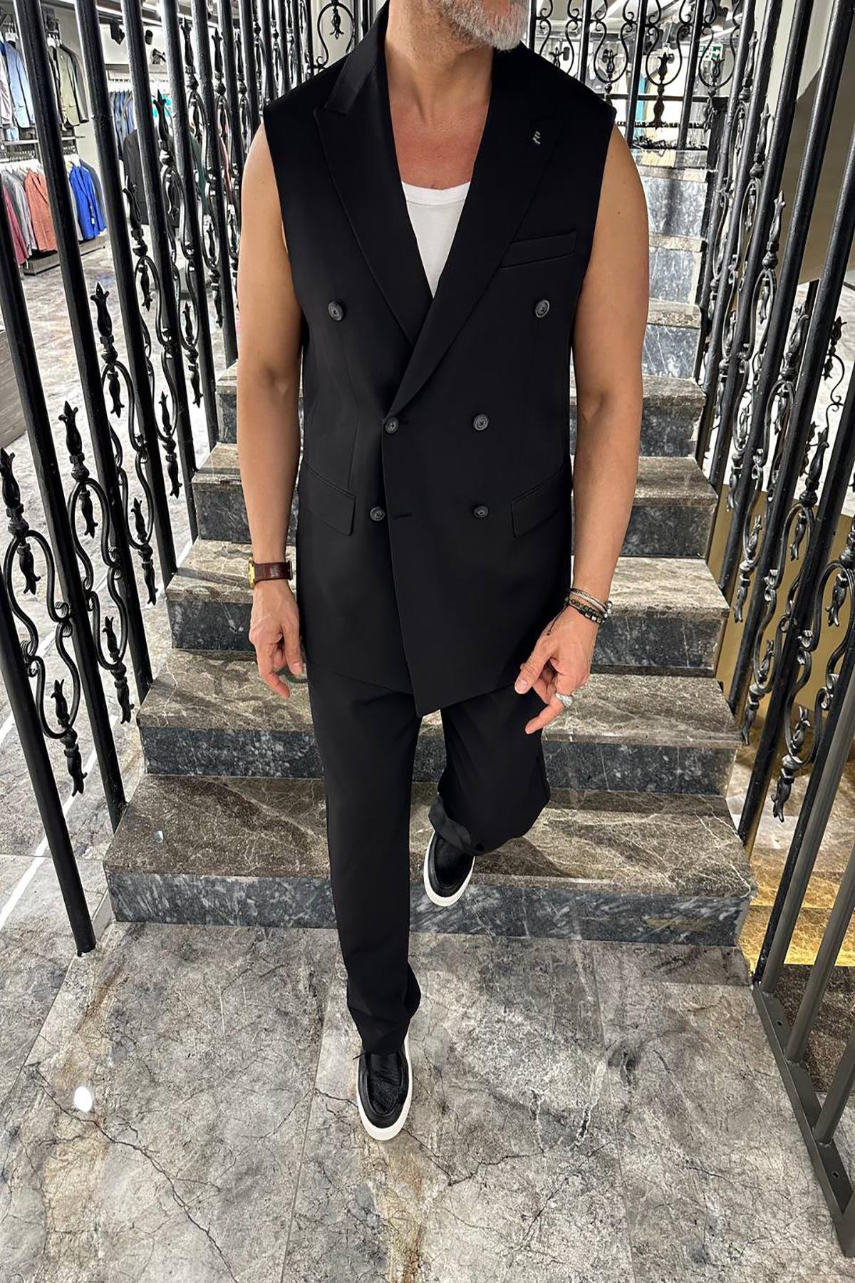 SLEEVELESS SUIT