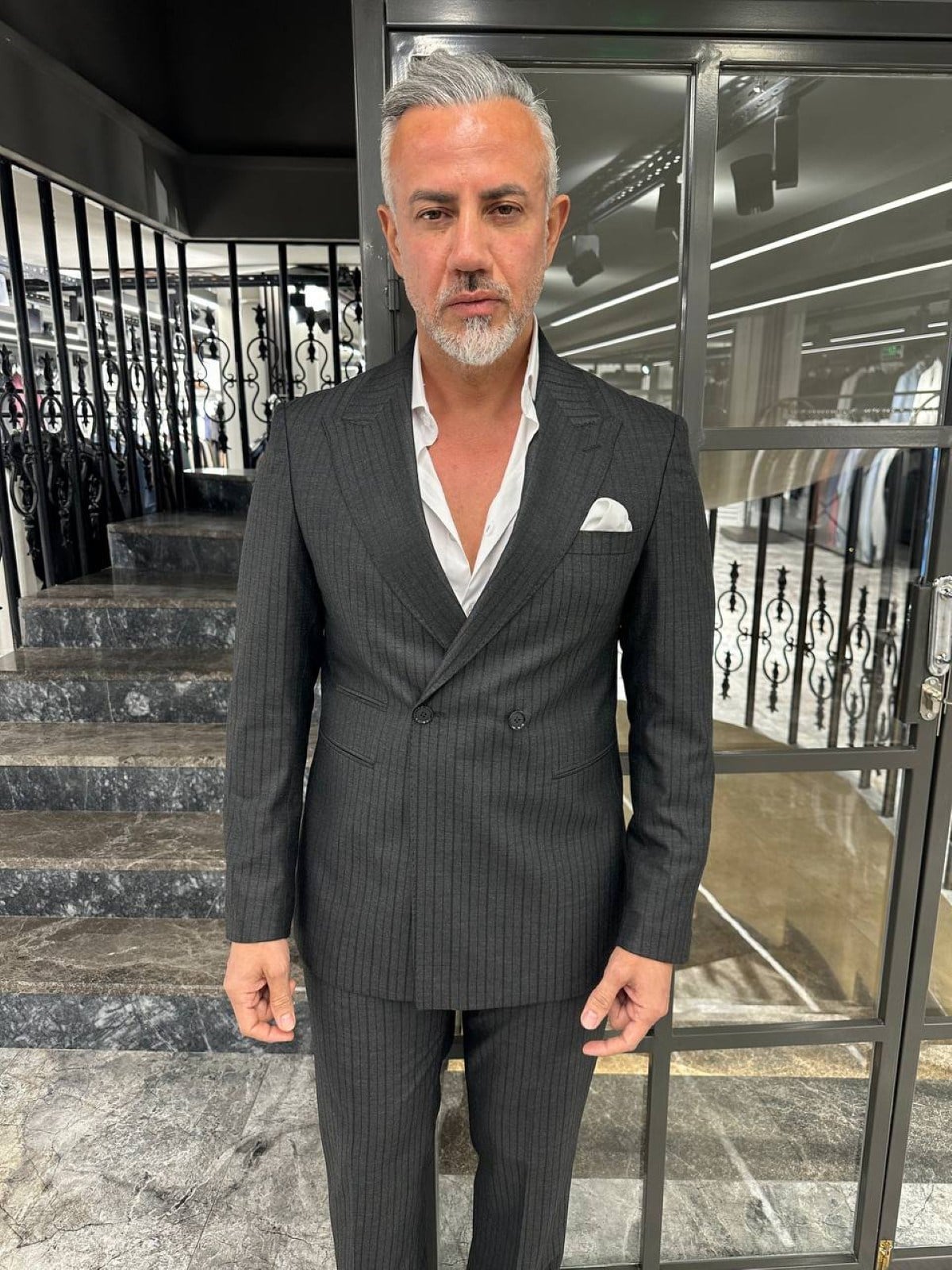  KRUVAZE ÇİZGİLİ TAKIM ELBİSE 