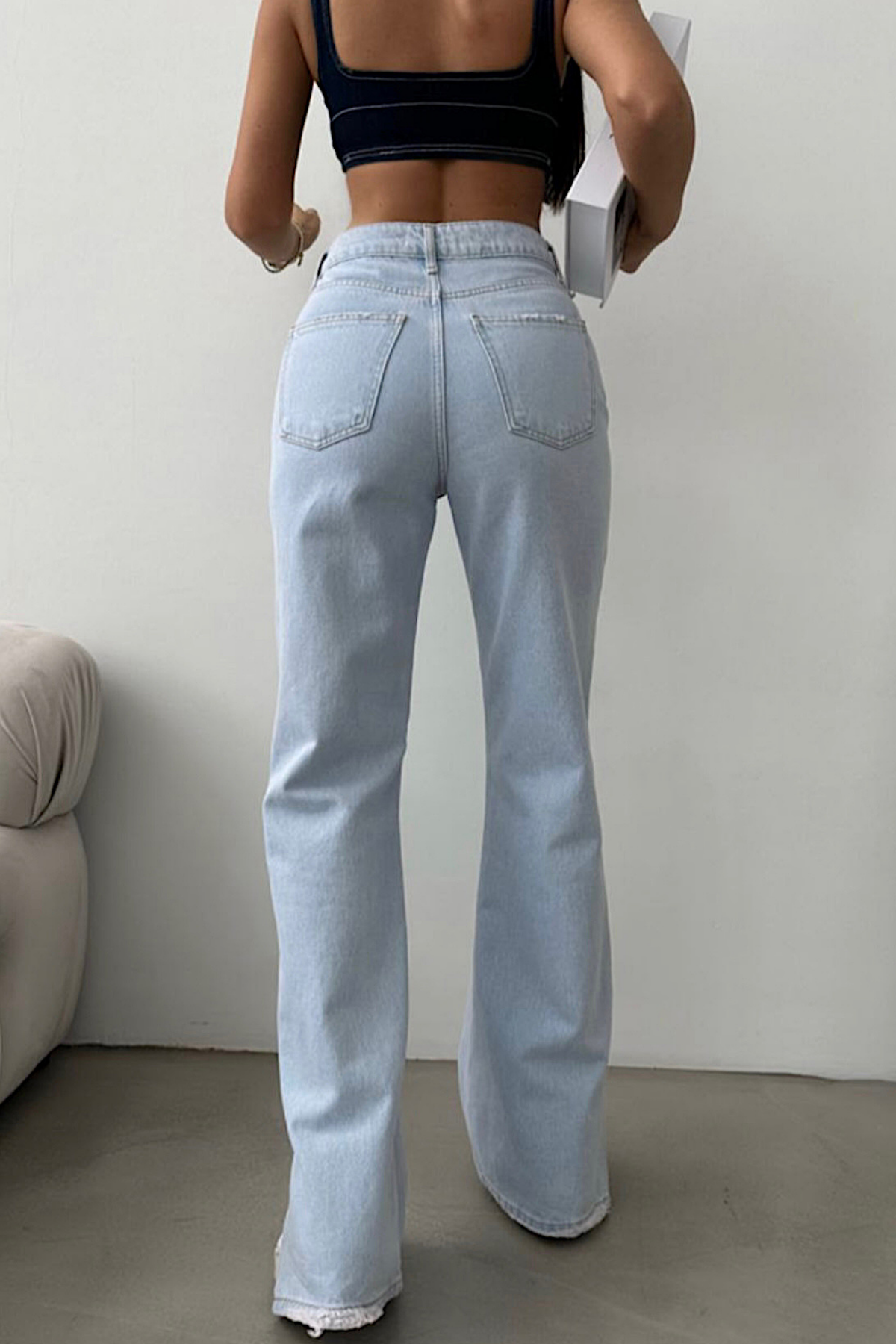 BUZ MAVİ RENK YÜKSEK BEL YIRTMAÇLI JEAN