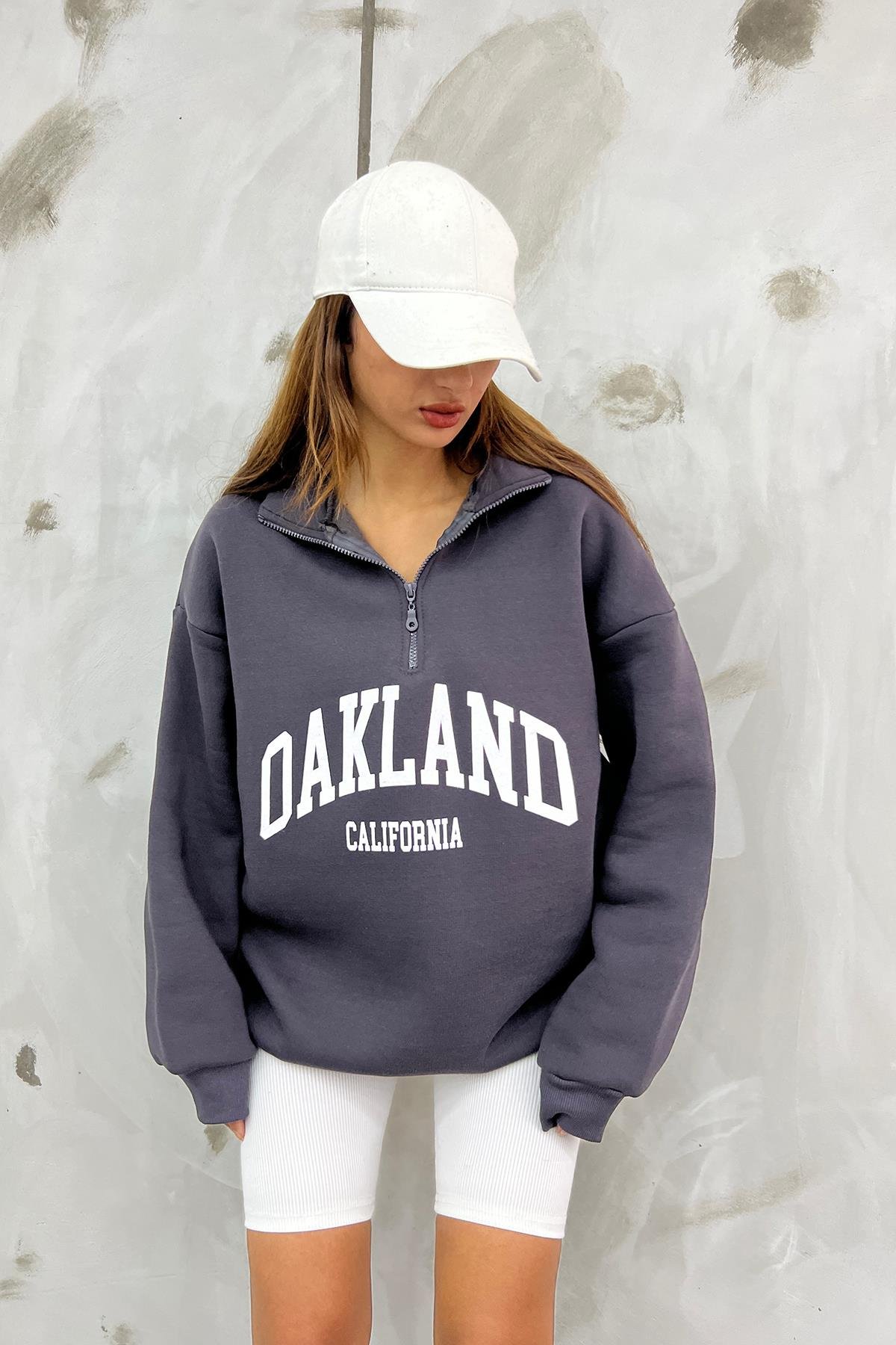 Antrasit Oakland Baskılı Fermuarlı SweatSun VictoriaAntrasit Oakland Baskılı Fermuarlı Sweat