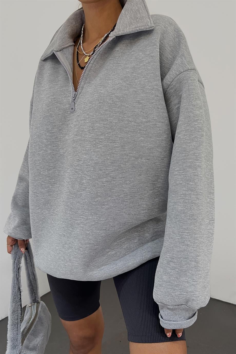 Gri Fermuarlı Polo Yaka SweatSun VictoriaGri Fermuarlı Polo Yaka Sweat