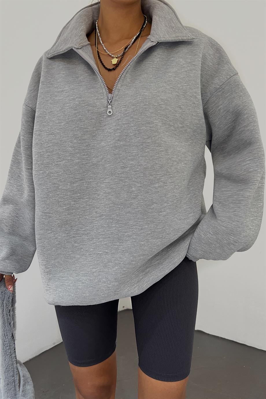 Gri Fermuarlı Polo Yaka SweatSun VictoriaGri Fermuarlı Polo Yaka Sweat