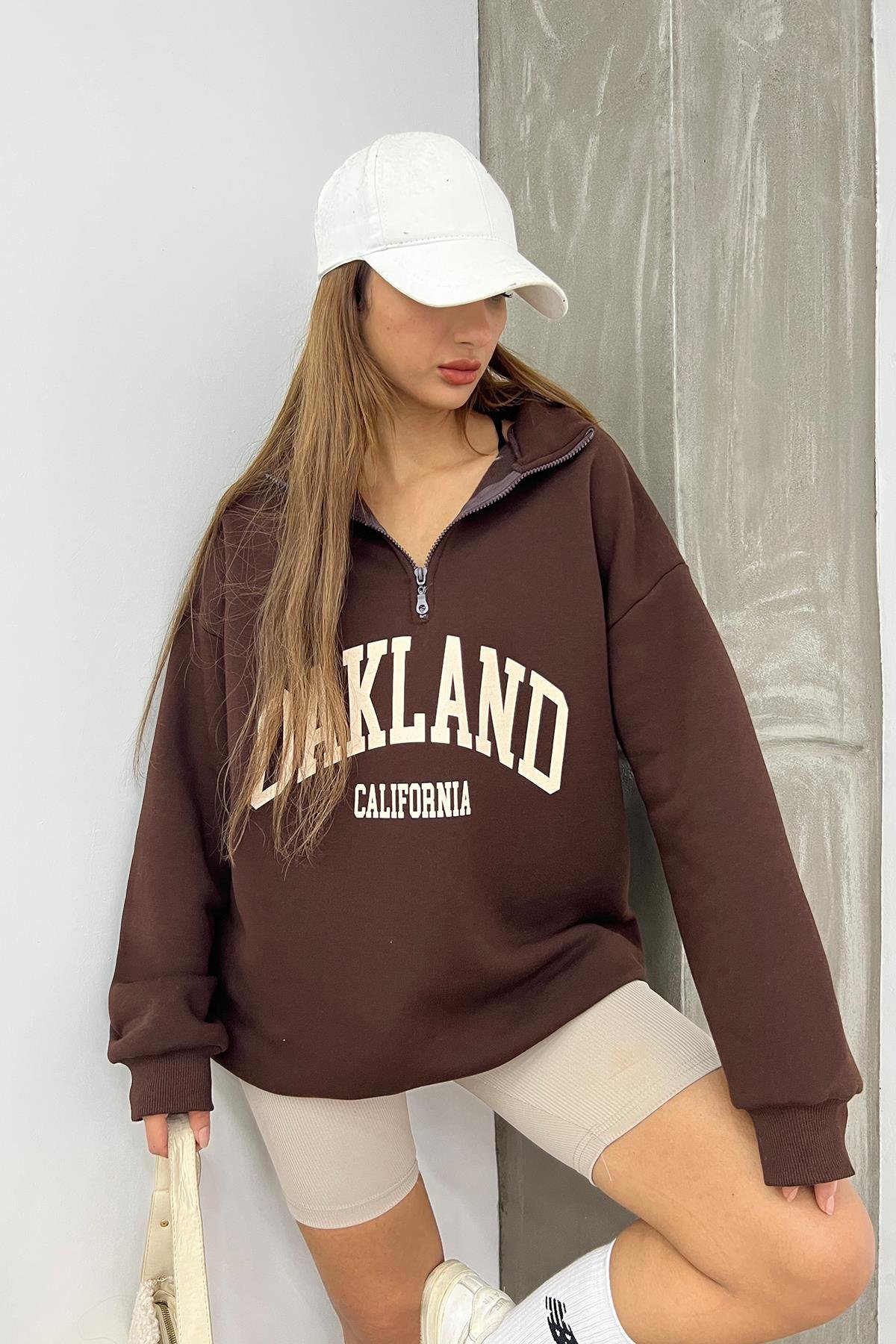 Kahve Oakland Baskılı Fermuarlı SweatSun VictoriaKahve Oakland Baskılı Fermuarlı Sweat