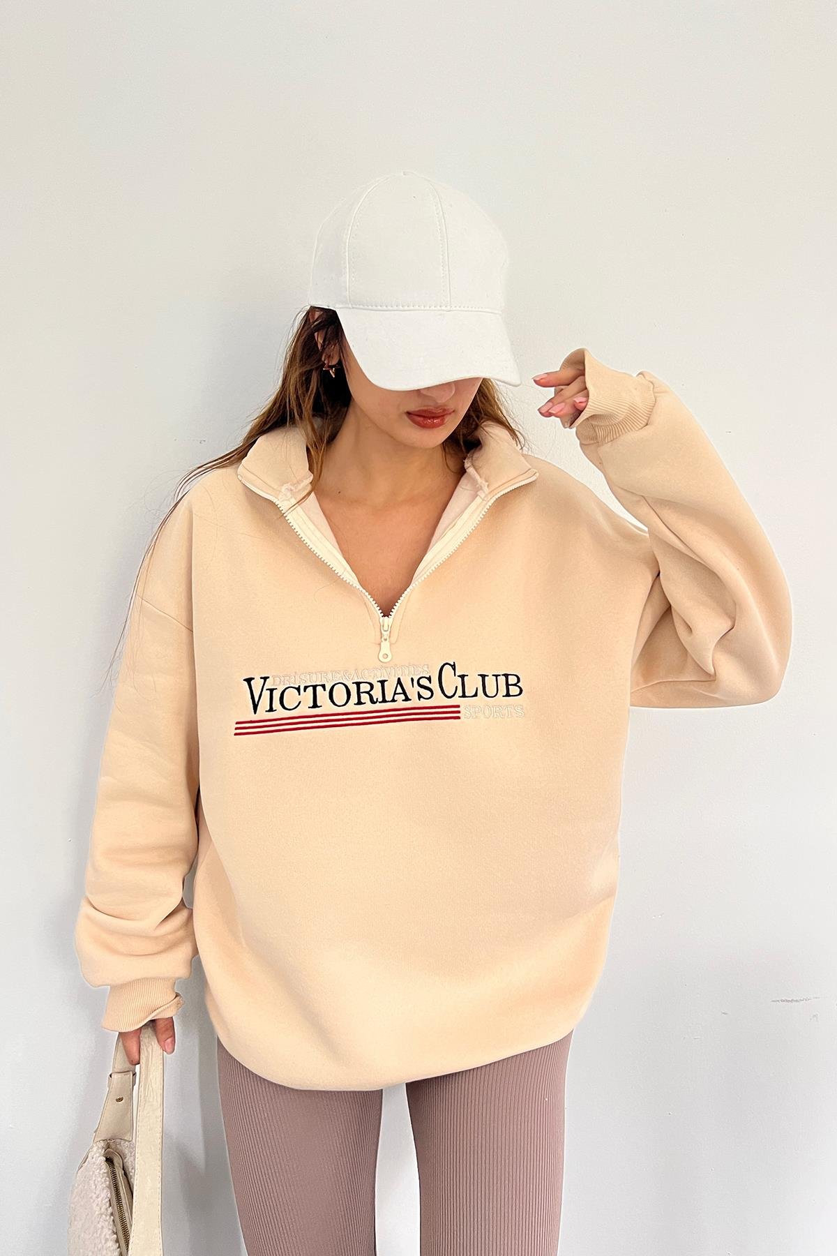 Krem Fermuarlı Victorias Club Baskılı SweatSun VictoriaKrem Fermuarlı Victorias Club Baskılı Sweat