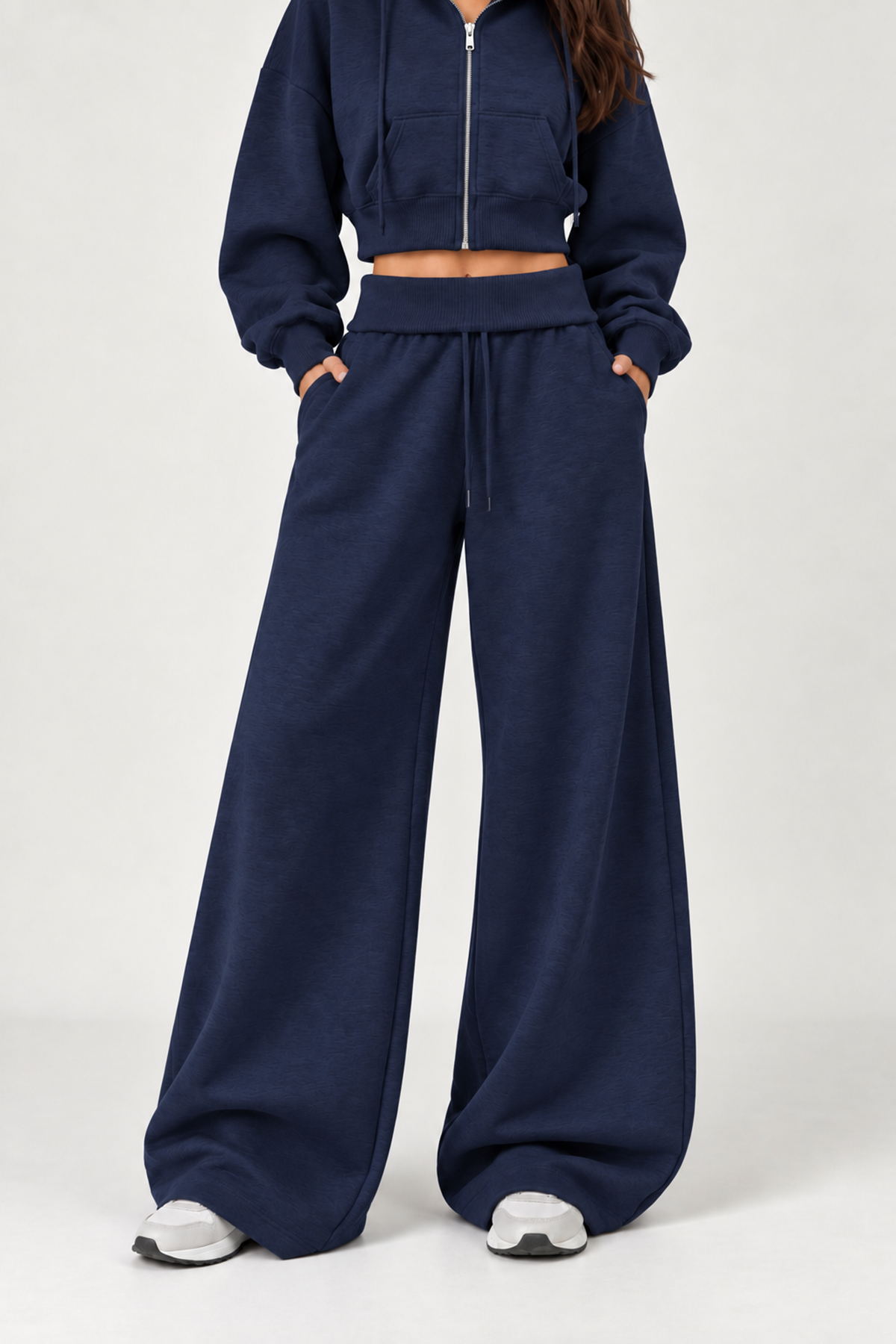 Lacivert 3 Iplik Içi Şardonlu Kıvrık Bel Oversize Eşofman AltıSun VictoriaSiyah 3 Iplik Içi Şardonlu Kıvrık Bel Oversize Eşofman Altı