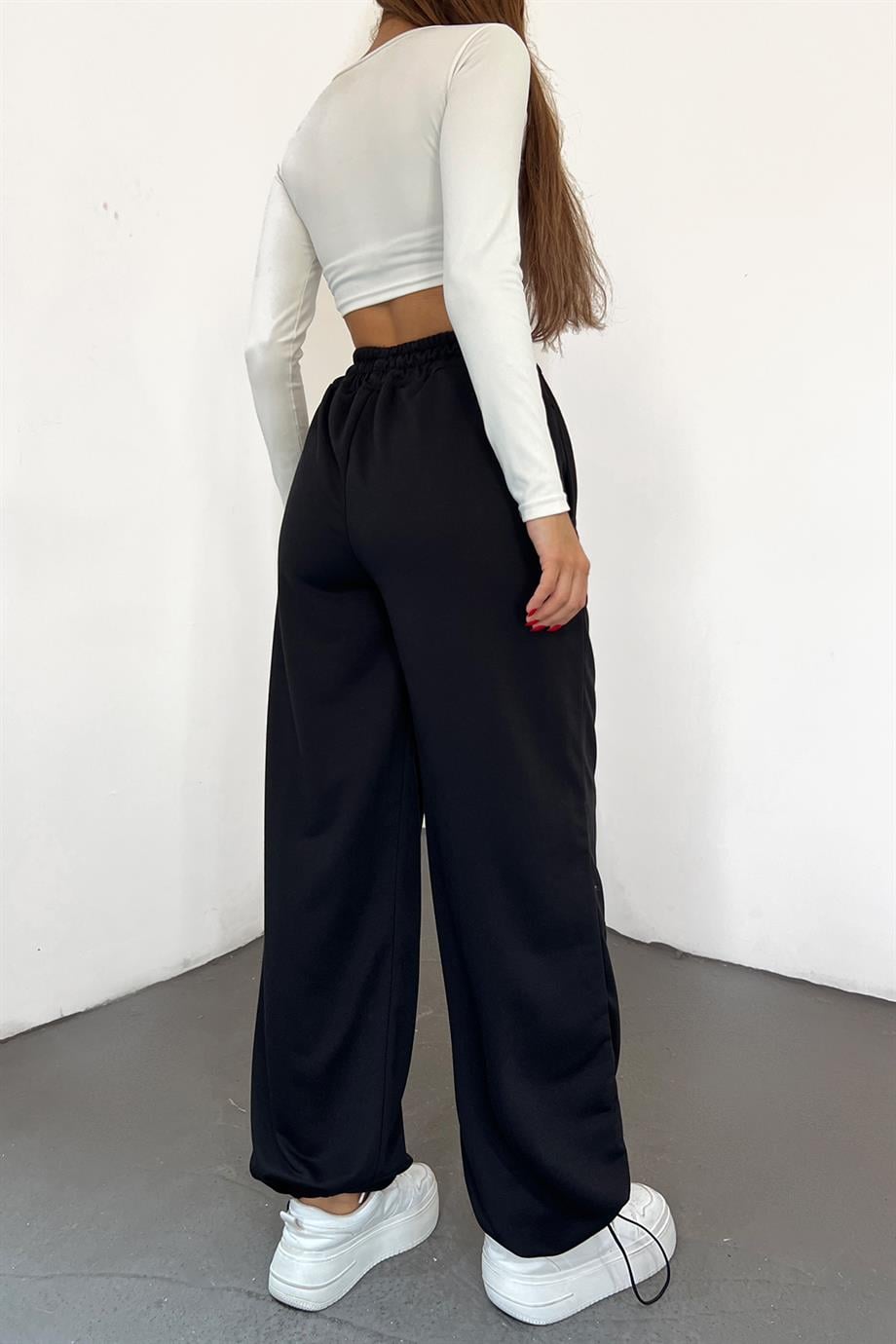 Siyah Clever Vintage Baskılı Paça Ayarlanabilir Palazzo EşofmanSun VictoriaSiyah Clever Vintage Baskılı Paça Ayarlanabilir Palazzo Eşofman