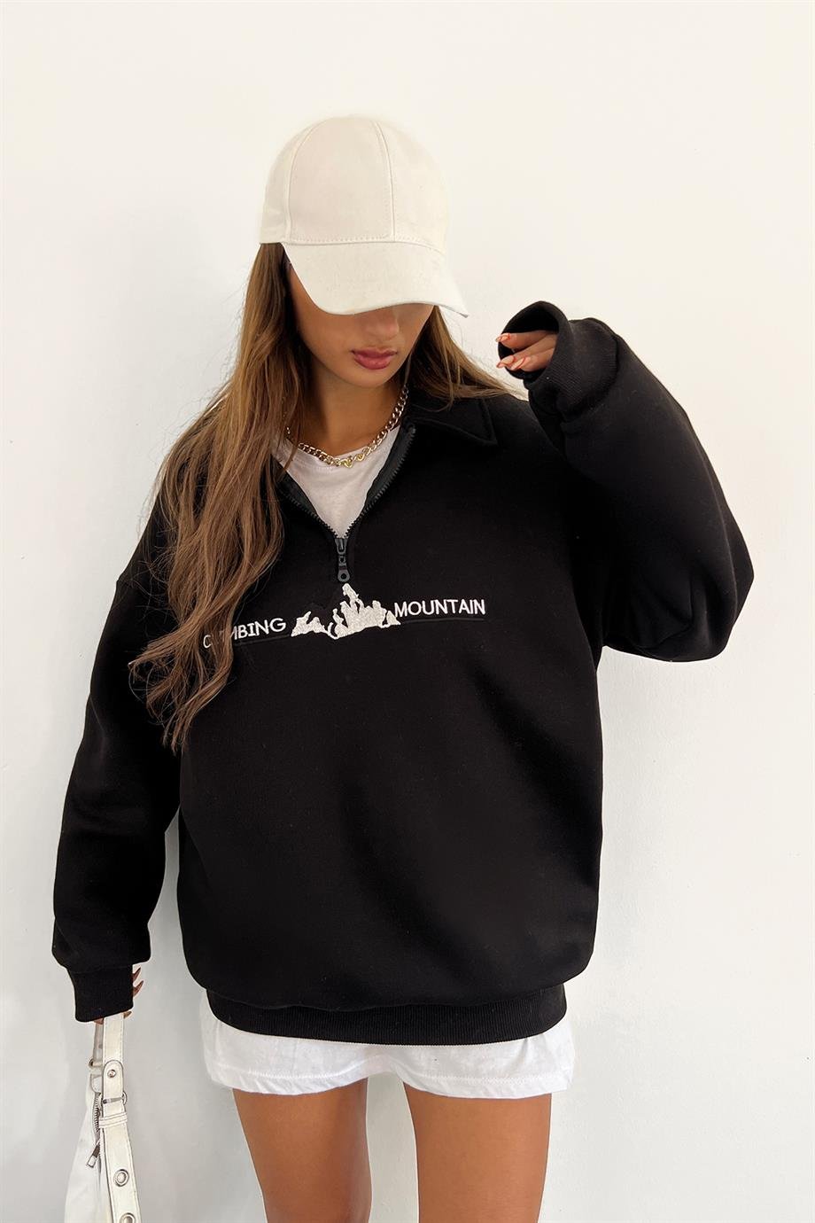 Siyah Climbing Mountain Baskılı Fermuarlı Polo Yaka 3 İplik Şardonlu SweatSun VictoriaSiyah Climbing Mountain Baskılı Fermuarlı Polo Yaka 3 İplik Şardonlu Sweat