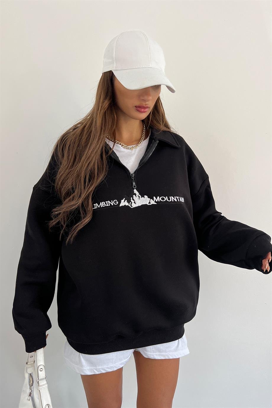 Siyah Climbing Mountain Baskılı Fermuarlı Polo Yaka 3 İplik Şardonlu SweatSun VictoriaSiyah Climbing Mountain Baskılı Fermuarlı Polo Yaka 3 İplik Şardonlu Sweat