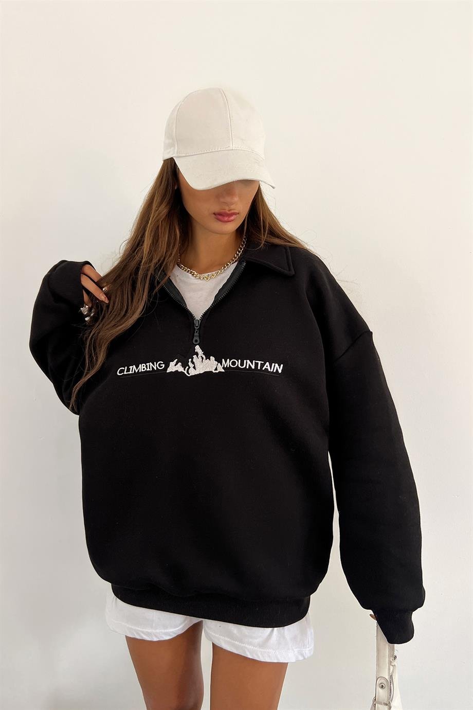 Siyah Climbing Mountain Baskılı Fermuarlı Polo Yaka 3 İplik Şardonlu SweatSun VictoriaSiyah Climbing Mountain Baskılı Fermuarlı Polo Yaka 3 İplik Şardonlu Sweat