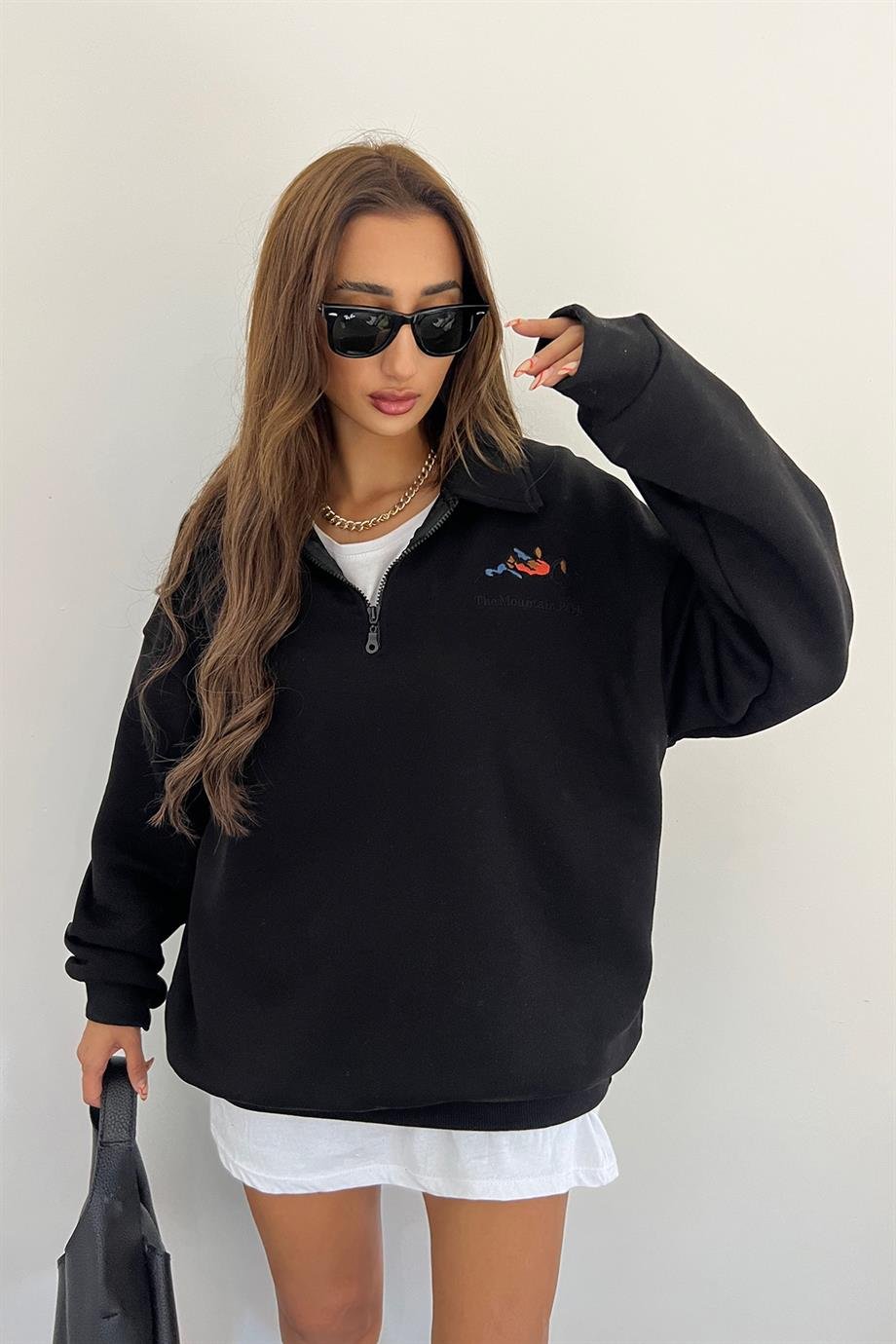 Siyah The Montein Park Baskılı Fermuarlı Polo Yaka 3 İplik Şardonlu SweatSun VictoriaSiyah The Montein Park Baskılı Fermuarlı Polo Yaka 3 İplik Şardonlu Sweat