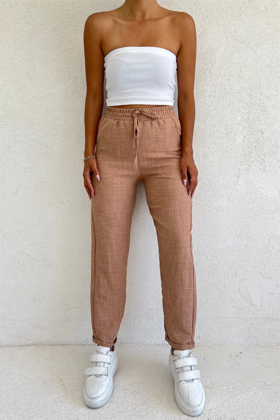 Sun Victoria Kadın Açık Kahverengi Duble Paça Keten PantalonSun VictoriaSun Victoria Kadın Açık Kahverengi Duble Paça Keten Pantalon