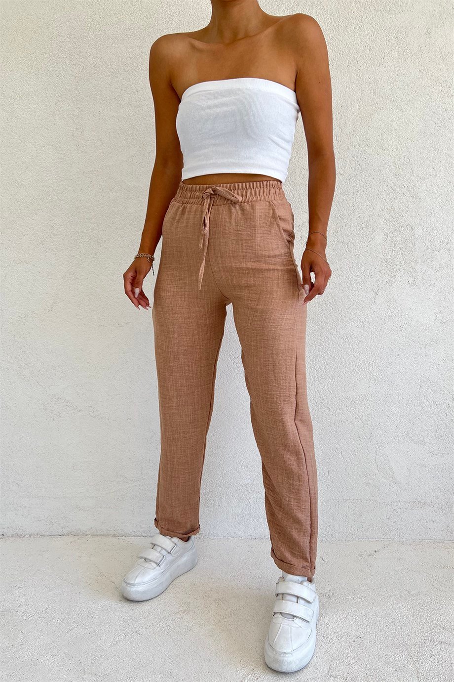 Sun Victoria Kadın Açık Kahverengi Duble Paça Keten PantalonSun VictoriaSun Victoria Kadın Açık Kahverengi Duble Paça Keten Pantalon