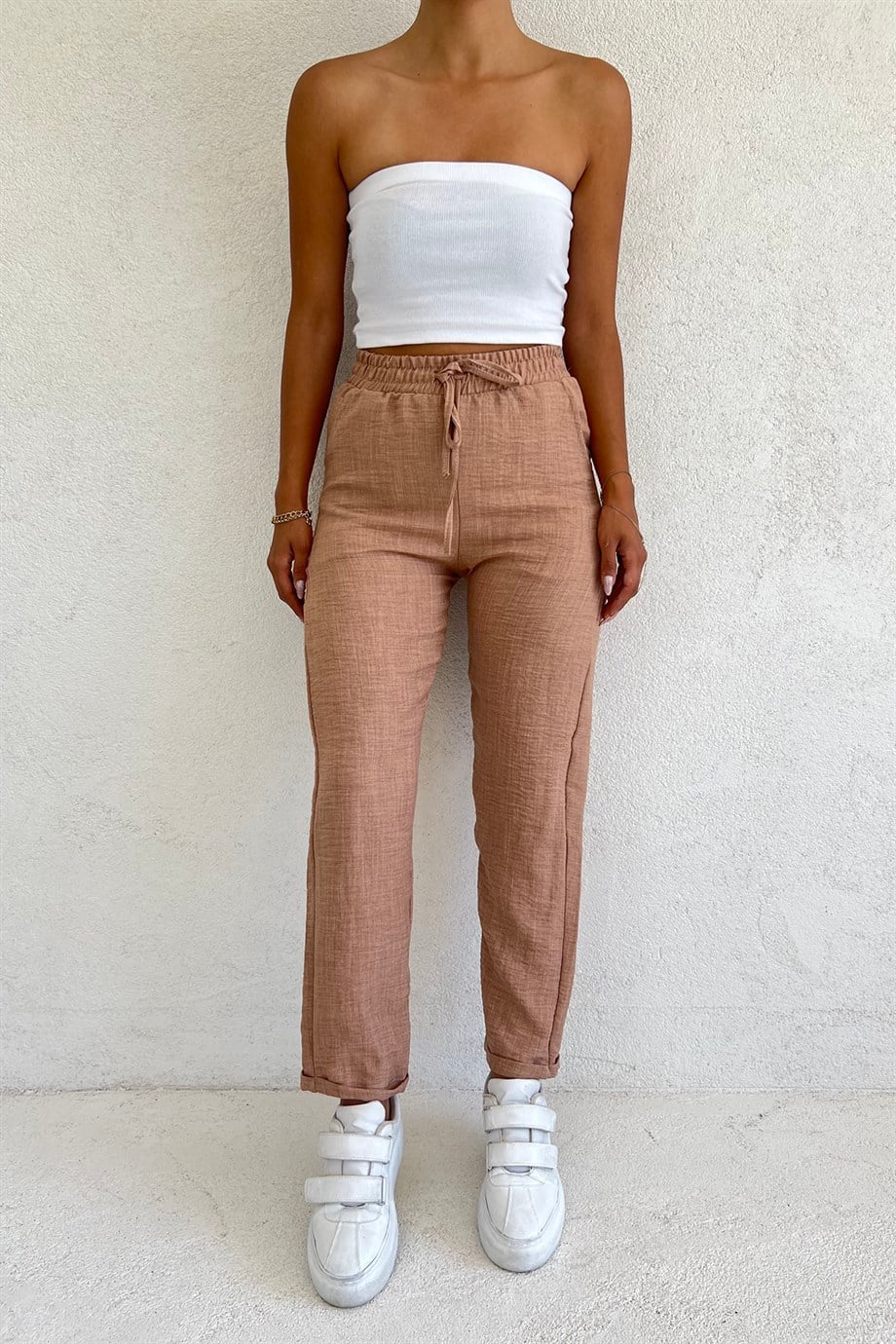 Sun Victoria Kadın Açık Kahverengi Duble Paça Keten PantalonSun VictoriaSun Victoria Kadın Açık Kahverengi Duble Paça Keten Pantalon