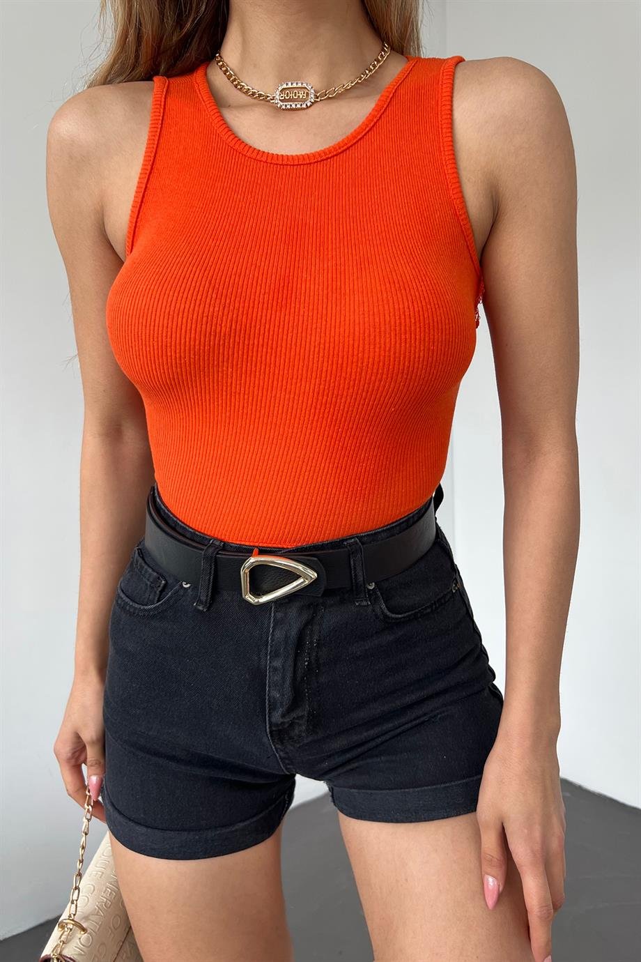 Sun Victoria Kadın Turuncu Halter Yaka Bluz/ BüstiyerSun VictoriaSun Victoria Kadın Turuncu Halter Yaka Bluz/ Büstiyer