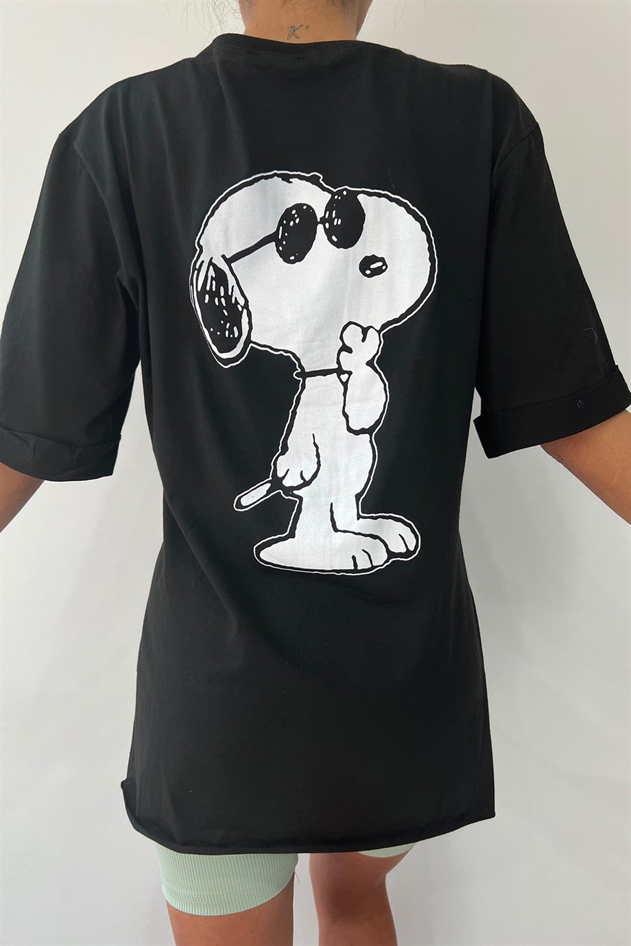 Hera Moda Kadın Siyah Snoopy Baskılı Oversize Tshirt