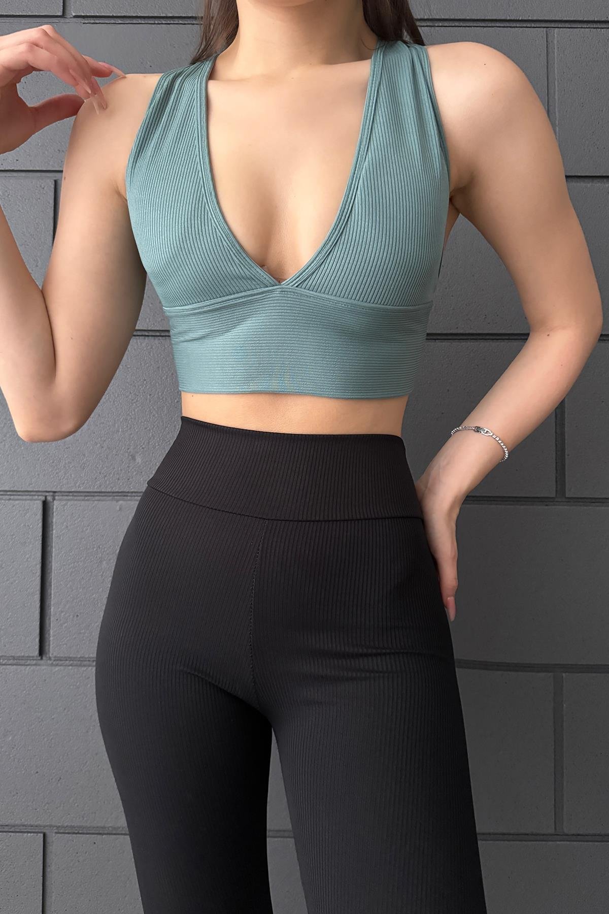 Heramoda Kadın Su Yeşili Fitilli Kalın Kemer Sırtı Çapraz V Yaka Crop