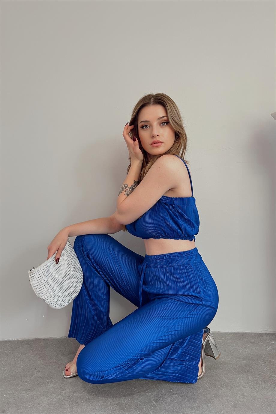 Saks Mavisi Pliseli Pantolon Crop Takım
