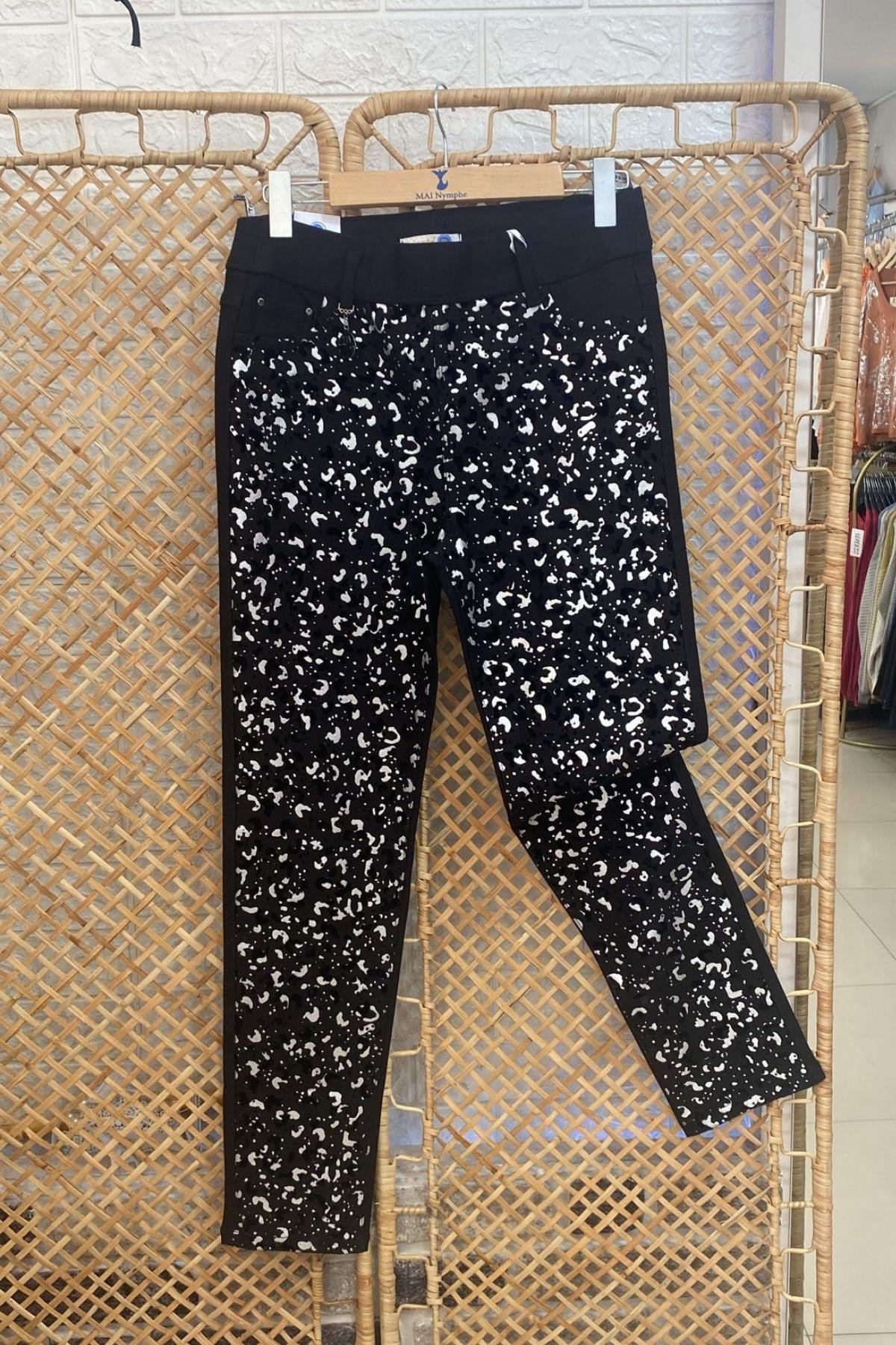 Likralı, Beli Lastikli Önü Desenli Arkası Düz Punto Pantolon Siyah